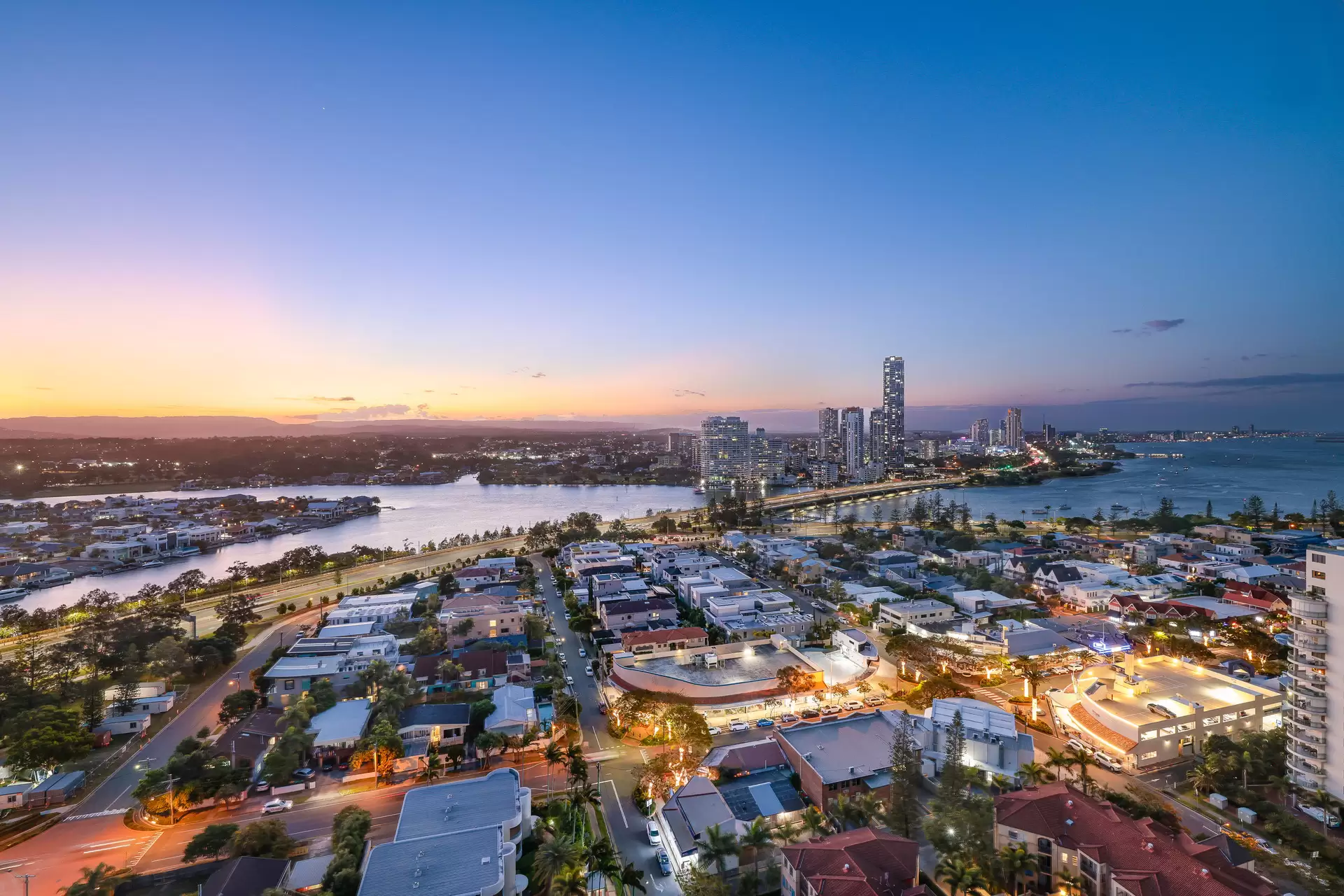 49/20 Cronin Avenue, Main Beach Sold by Queensland Sotheby's International Realty - image 1