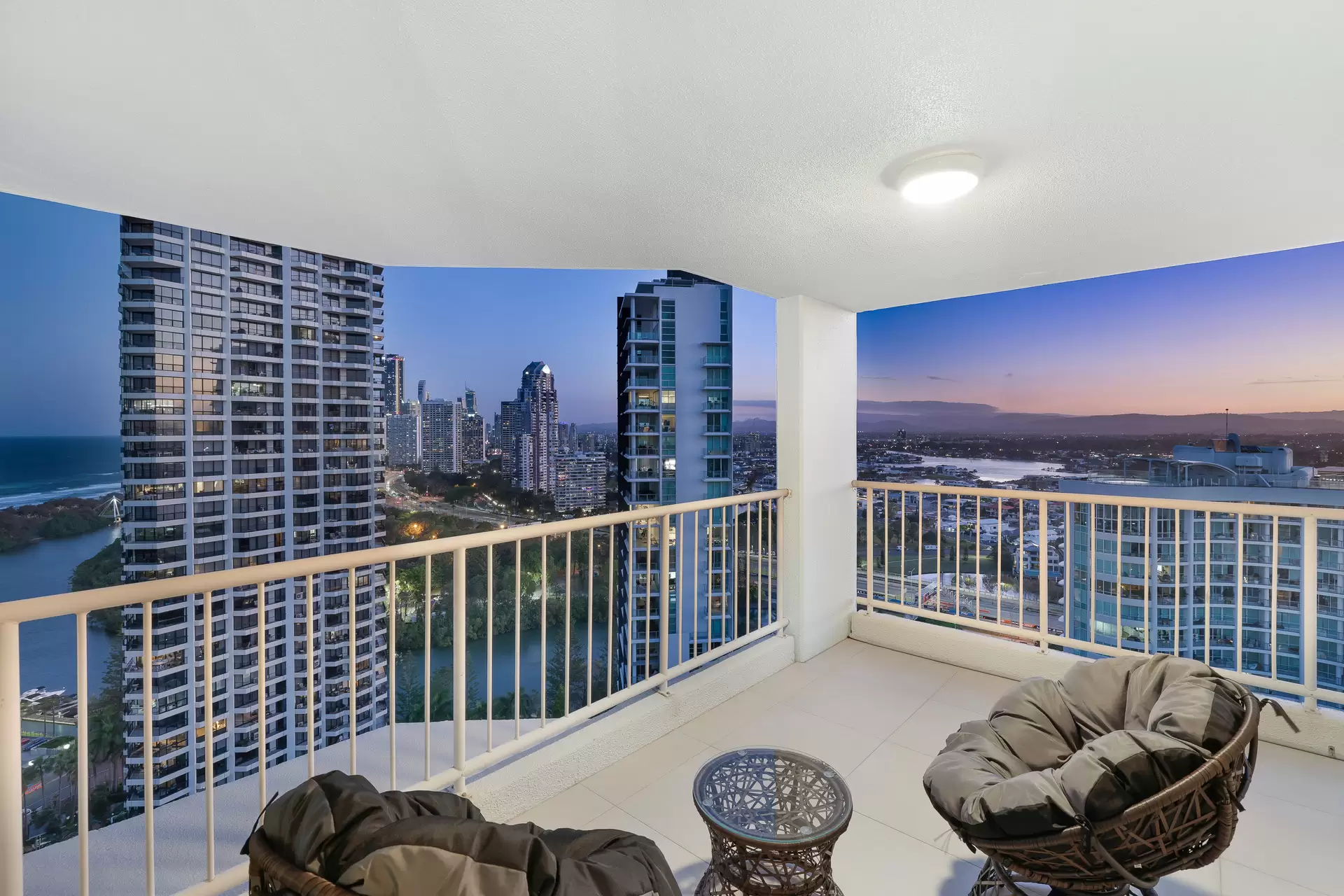 49/20 Cronin Avenue, Main Beach Sold by Queensland Sotheby's International Realty - image 1