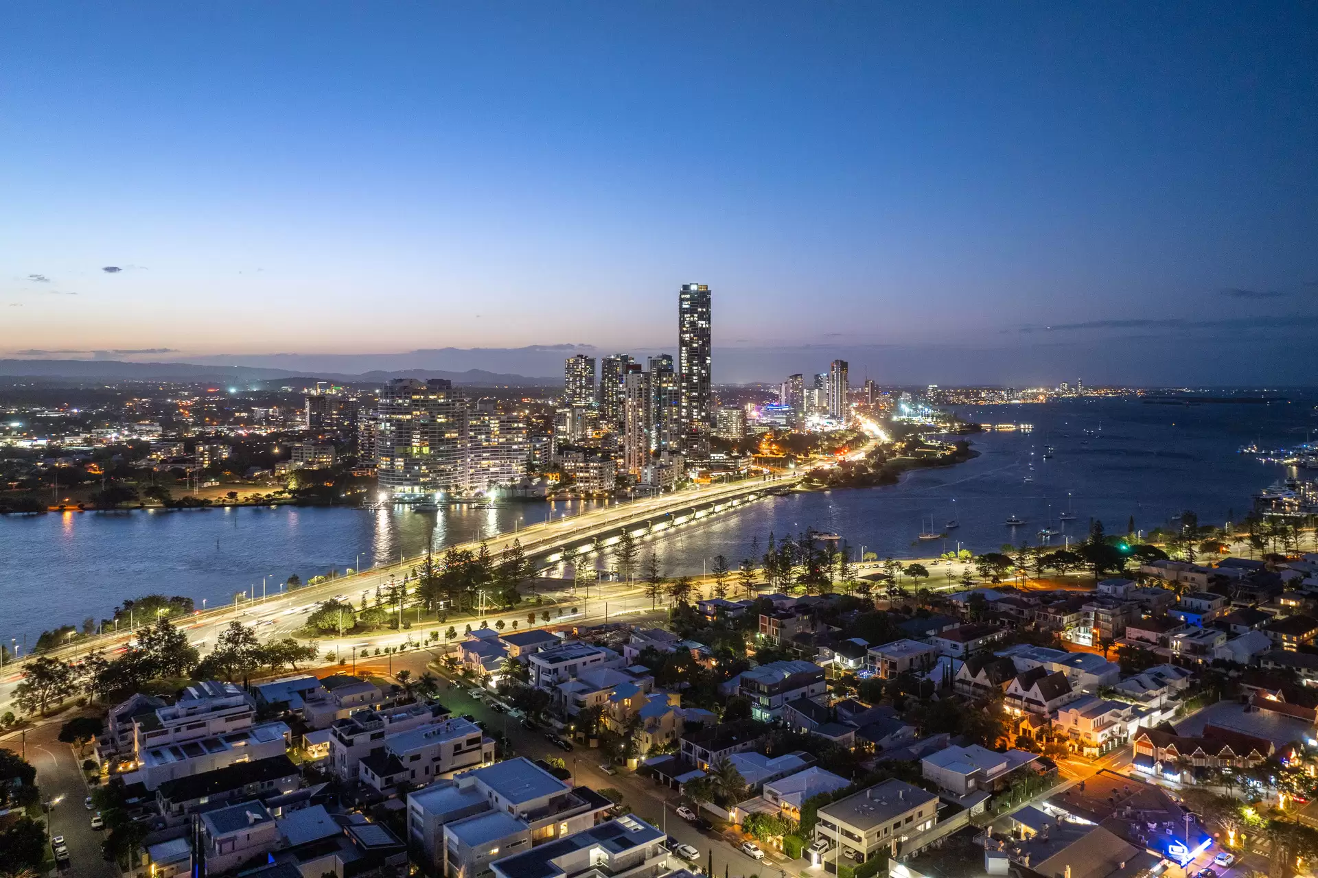 49/20 Cronin Avenue, Main Beach Sold by Queensland Sotheby's International Realty - image 1