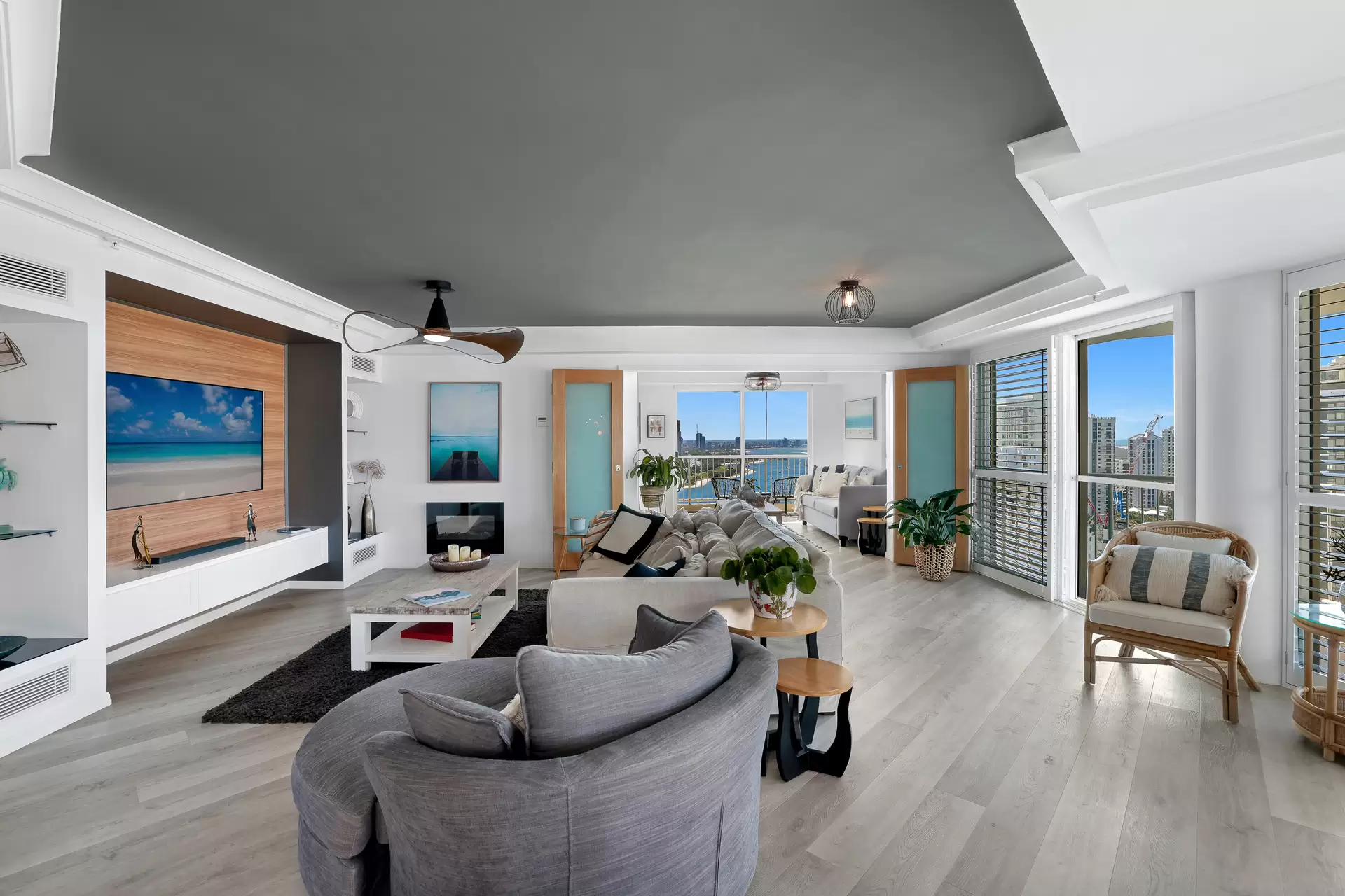 49/20 Cronin Avenue, Main Beach Sold by Queensland Sotheby's International Realty - image 1