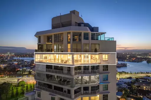 49/20 Cronin Avenue, Main Beach Sold by 