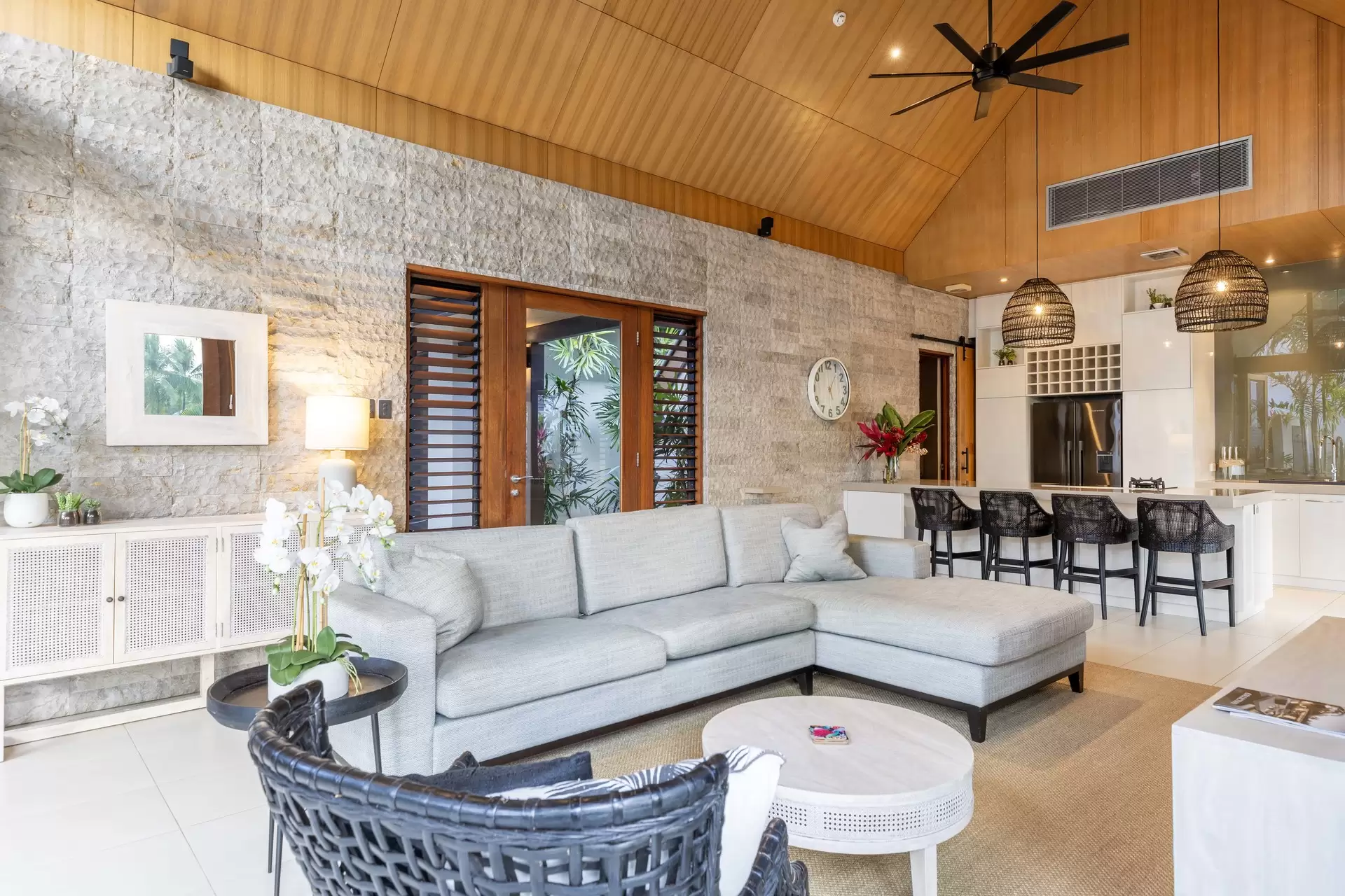 11 Bale Drive, Port Douglas Sold by Queensland Sotheby's International Realty - image 1
