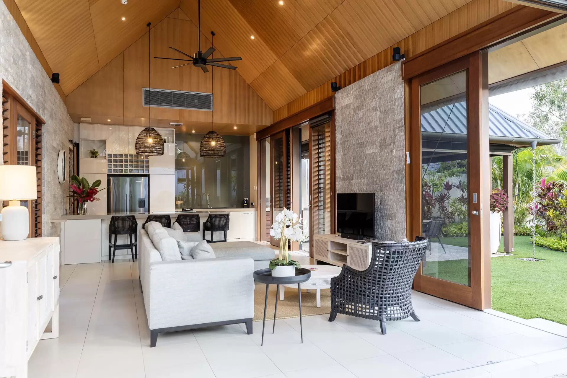 11 Bale Drive, Port Douglas Sold by Queensland Sotheby's International Realty - image 1