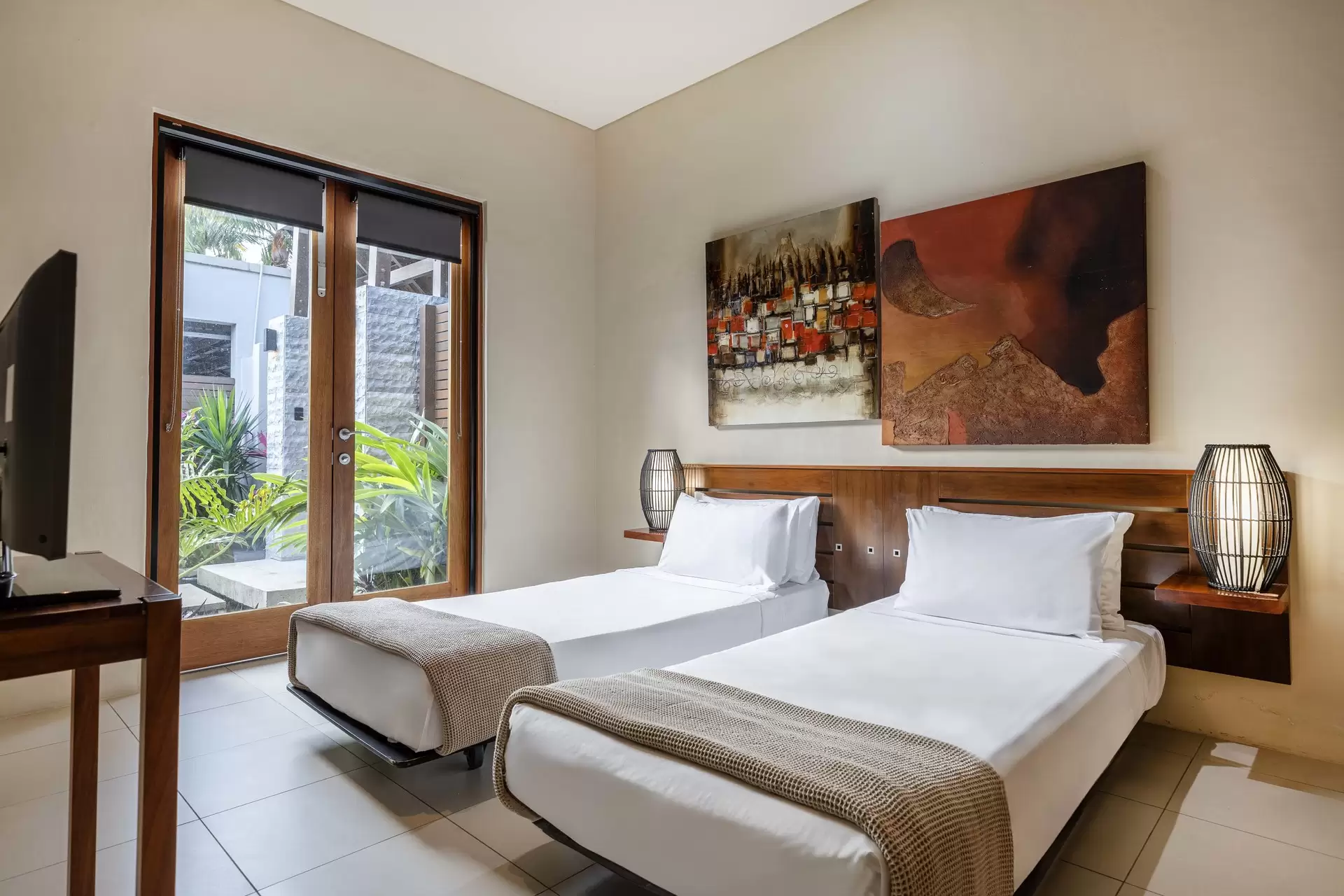 11 Bale Drive, Port Douglas Sold by Queensland Sotheby's International Realty - image 1