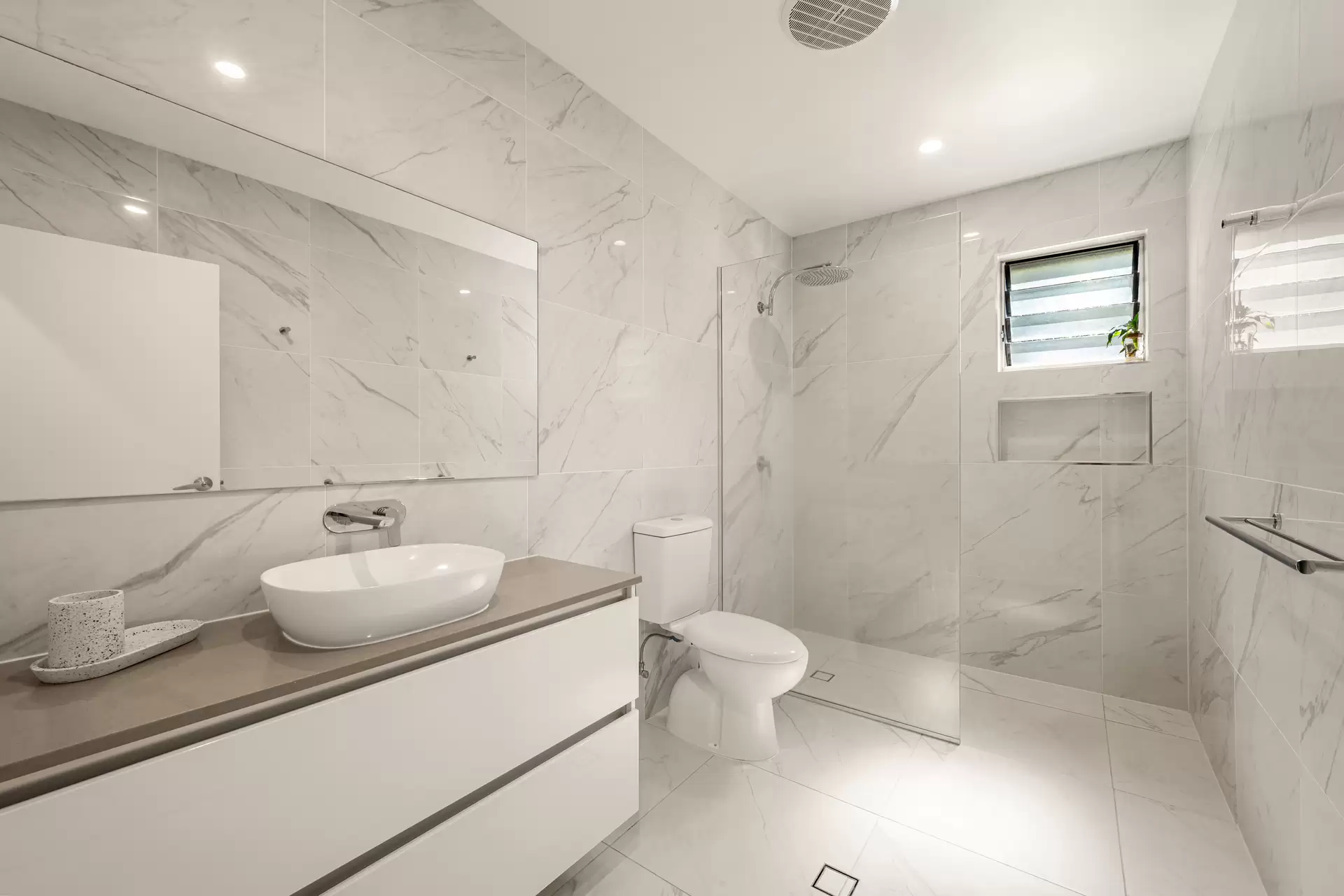 7 Country Road, Cannonvale Sold by Queensland Sotheby's International Realty - image 1