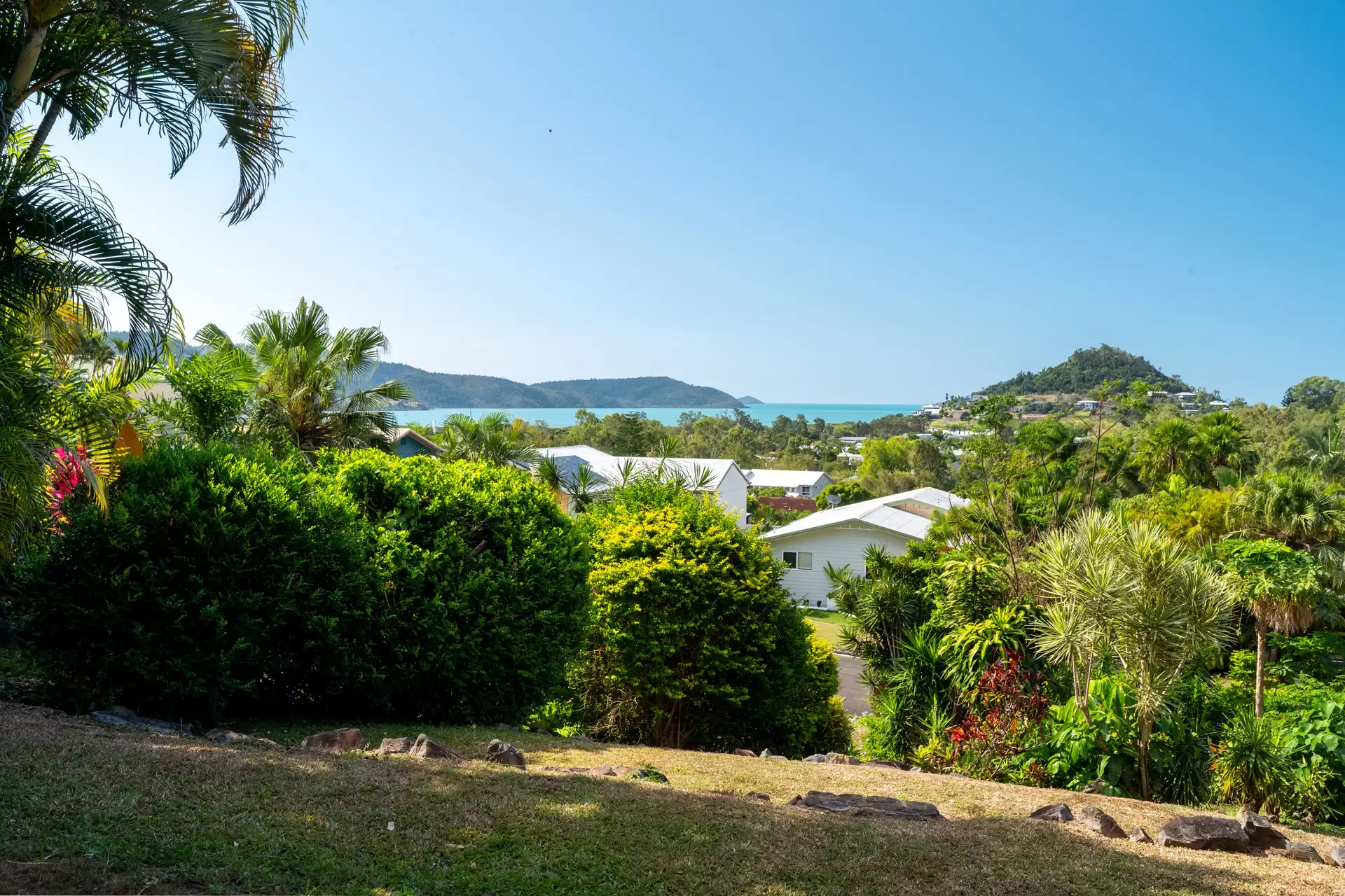 7 Country Road, Cannonvale Sold by Queensland Sotheby's International Realty - image 1