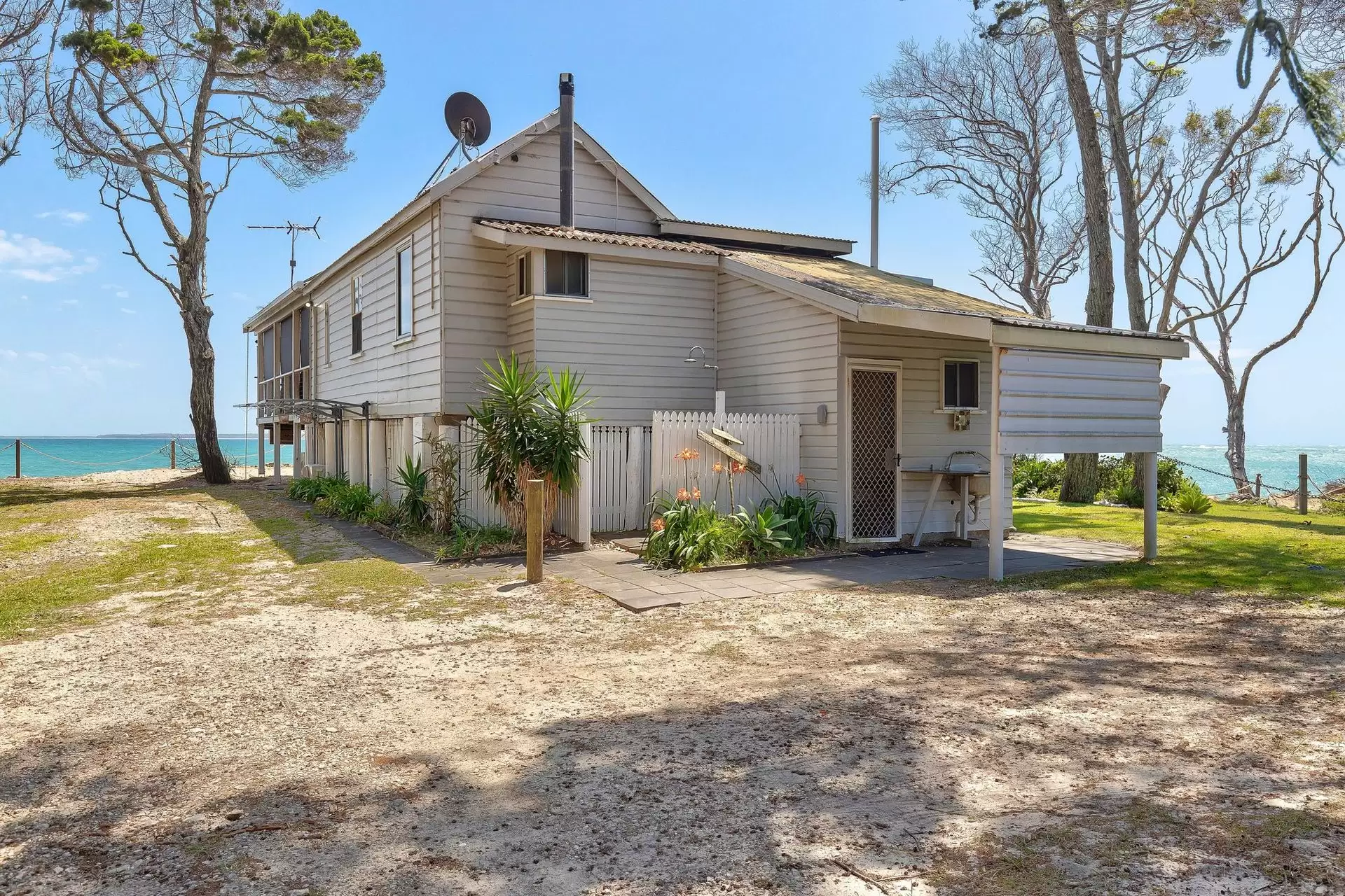6 Old Ballow Street, Amity Sold by Queensland Sotheby's International Realty - image 1