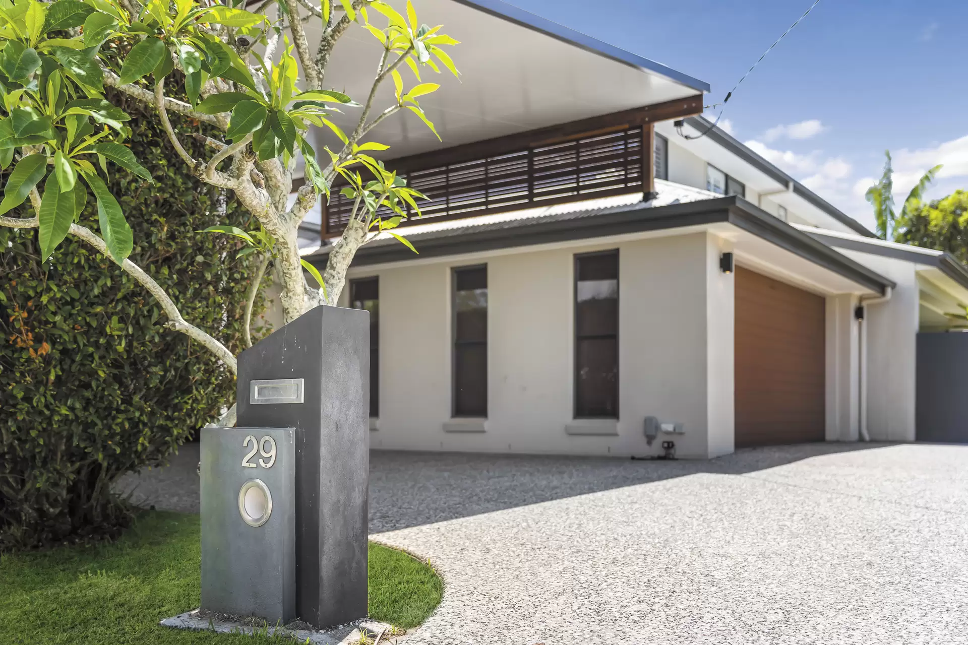 29 Hope Street, Ormiston Sold by Queensland Sotheby's International Realty - image 1