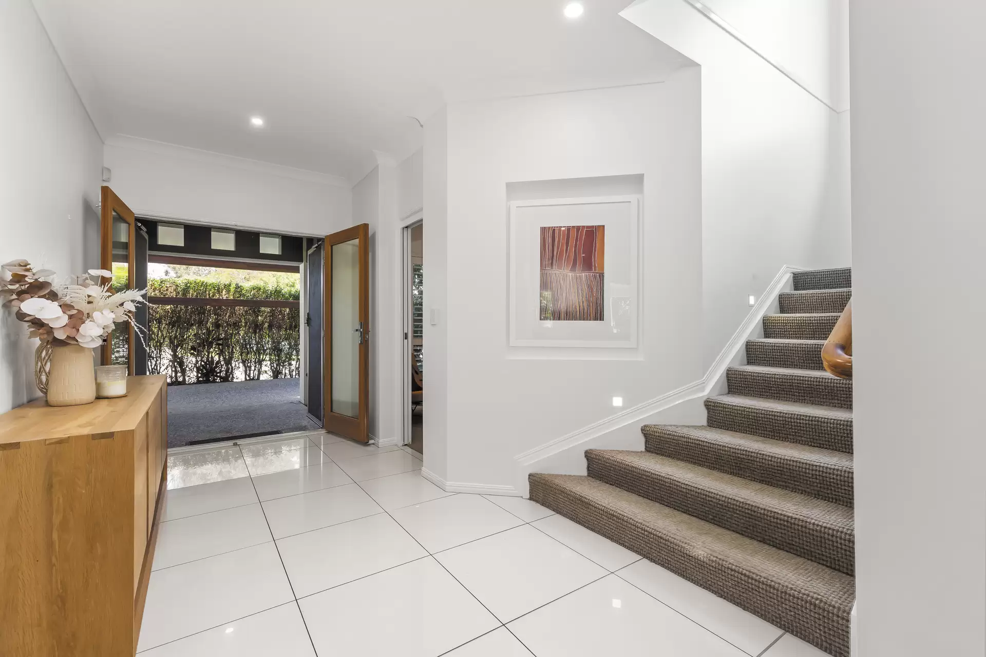 29 Hope Street, Ormiston Sold by Queensland Sotheby's International Realty - image 1