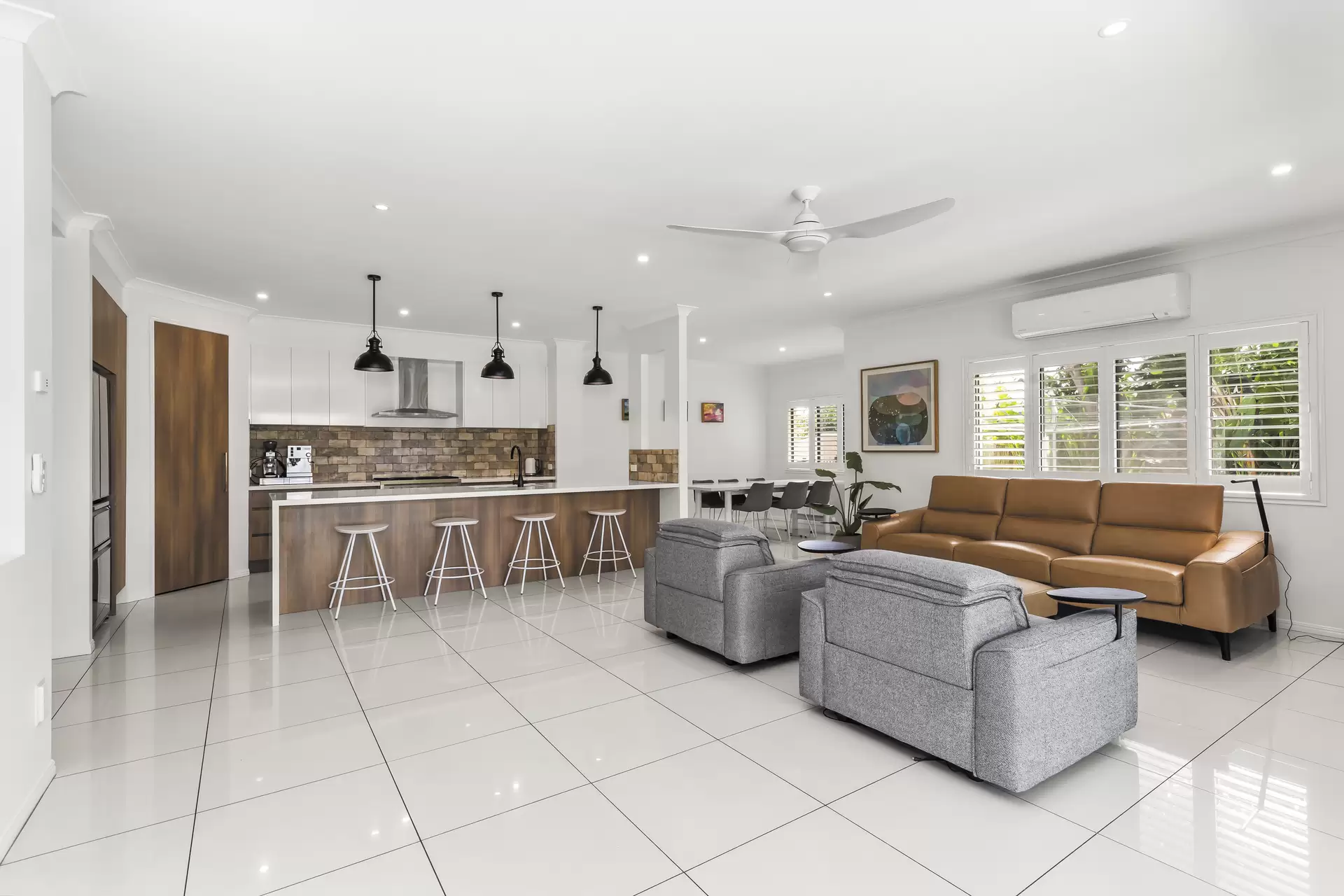 29 Hope Street, Ormiston Sold by Queensland Sotheby's International Realty - image 1