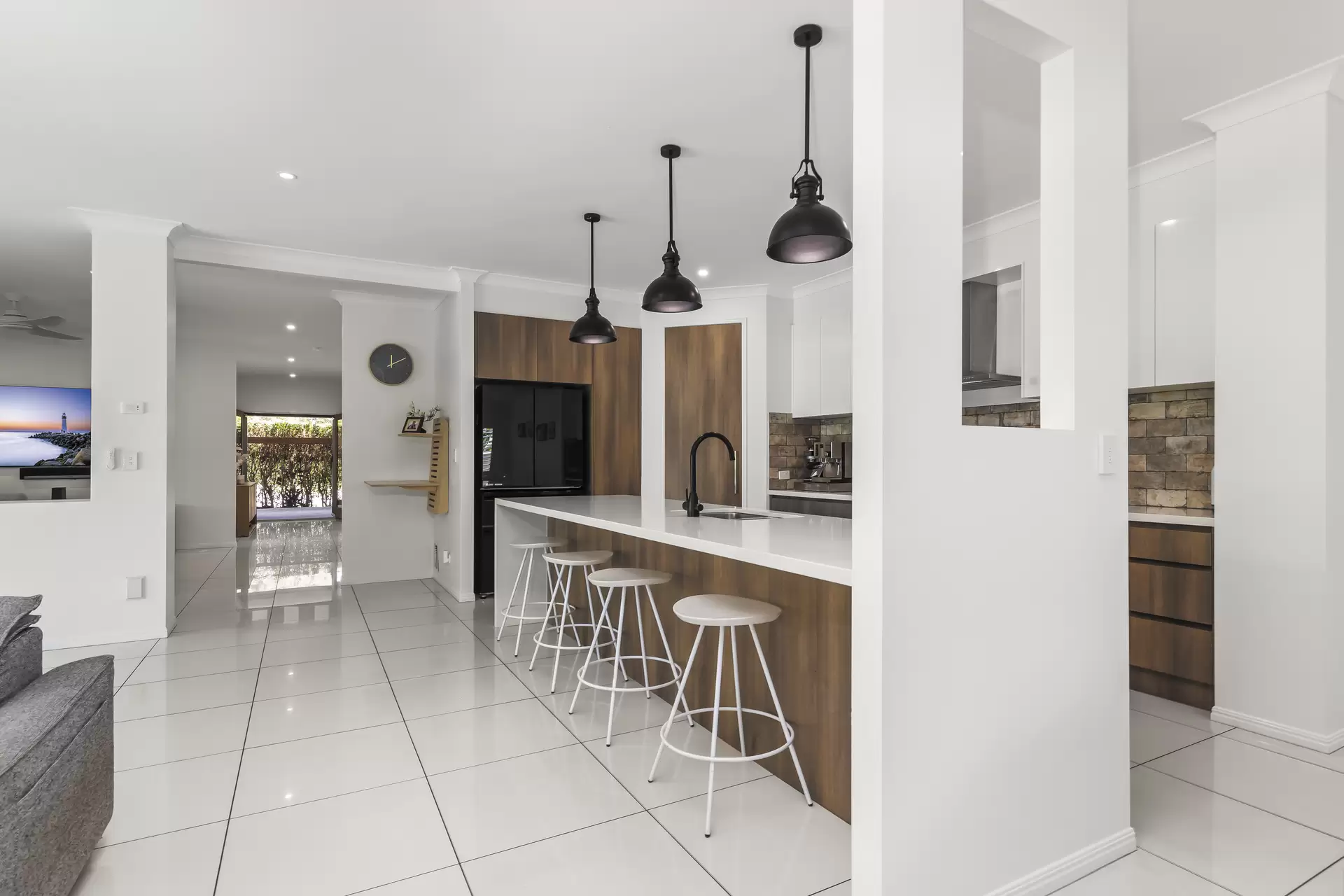 29 Hope Street, Ormiston Sold by Queensland Sotheby's International Realty - image 1