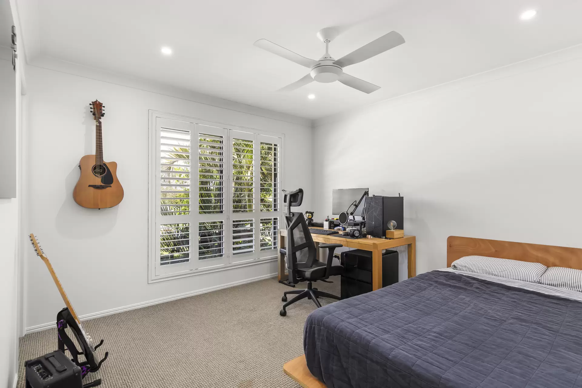 29 Hope Street, Ormiston Sold by Queensland Sotheby's International Realty - image 1