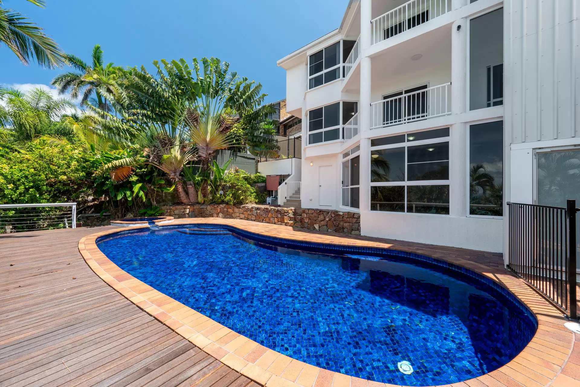 21 Warrain Street, Shute Harbour Sold by Queensland Sotheby's International Realty - image 1