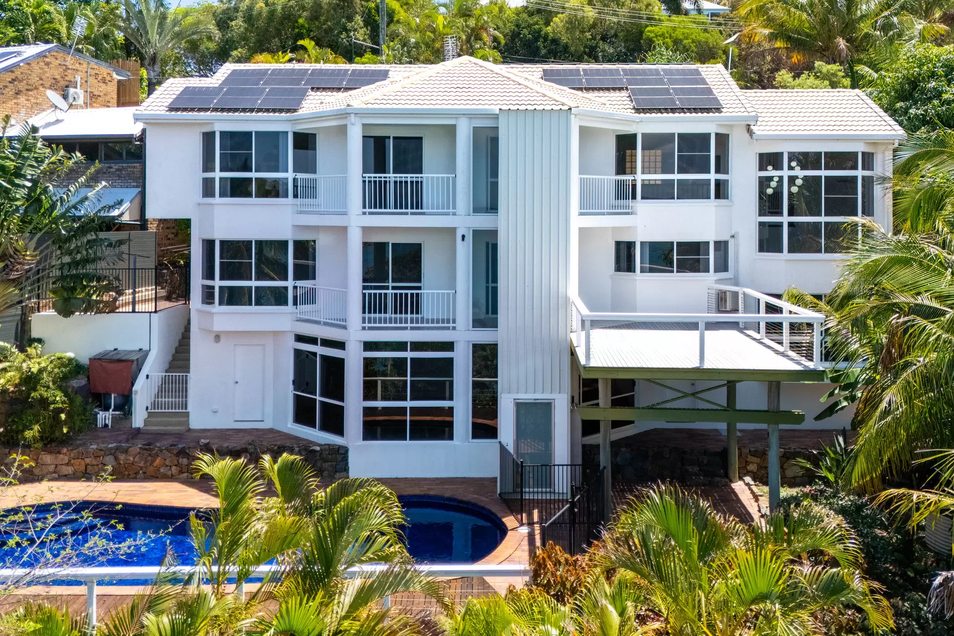 21 Warrain Street, Shute Harbour Sold by Queensland Sotheby's International Realty - image 1