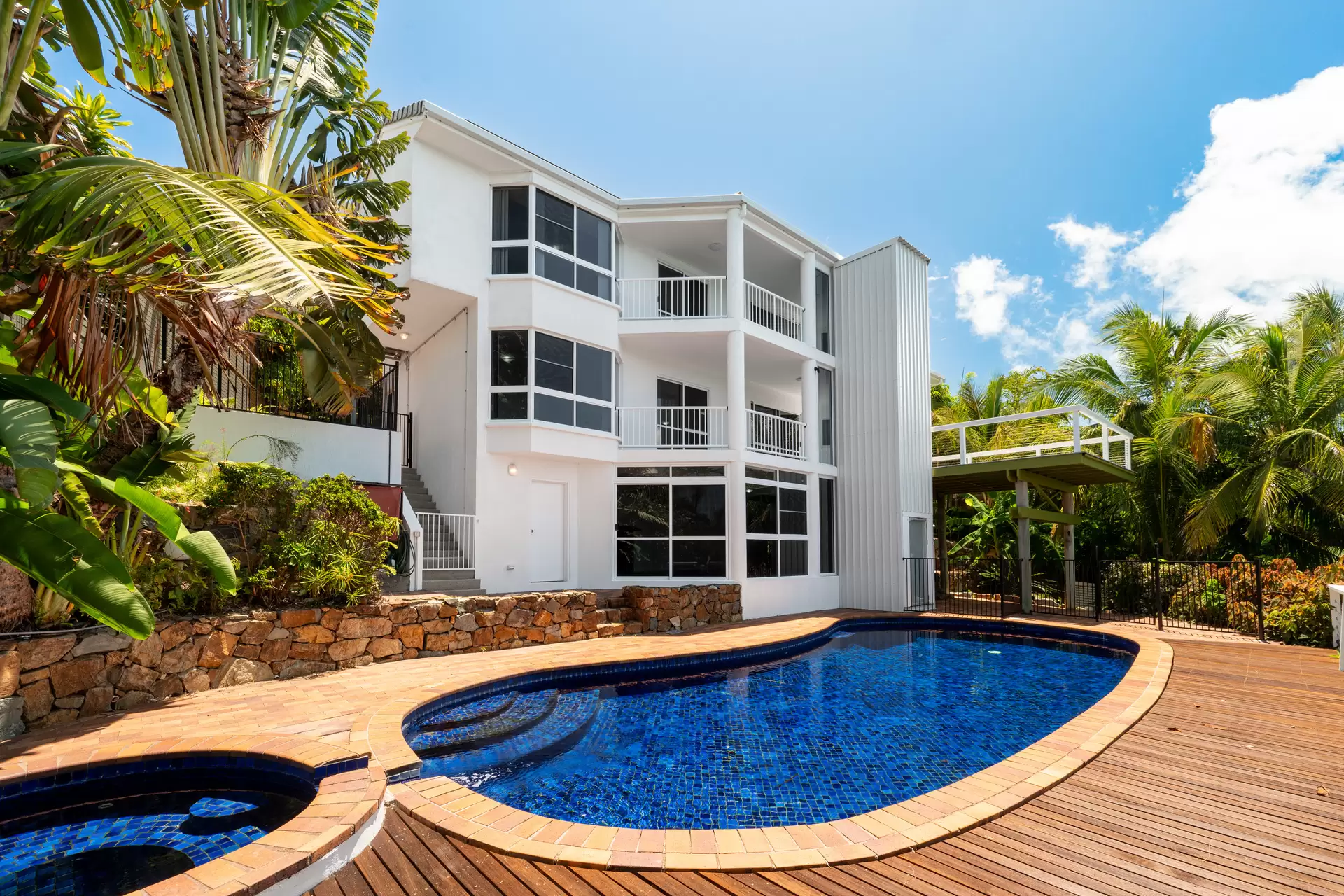 21 Warrain Street, Shute Harbour Sold by Queensland Sotheby's International Realty - image 1