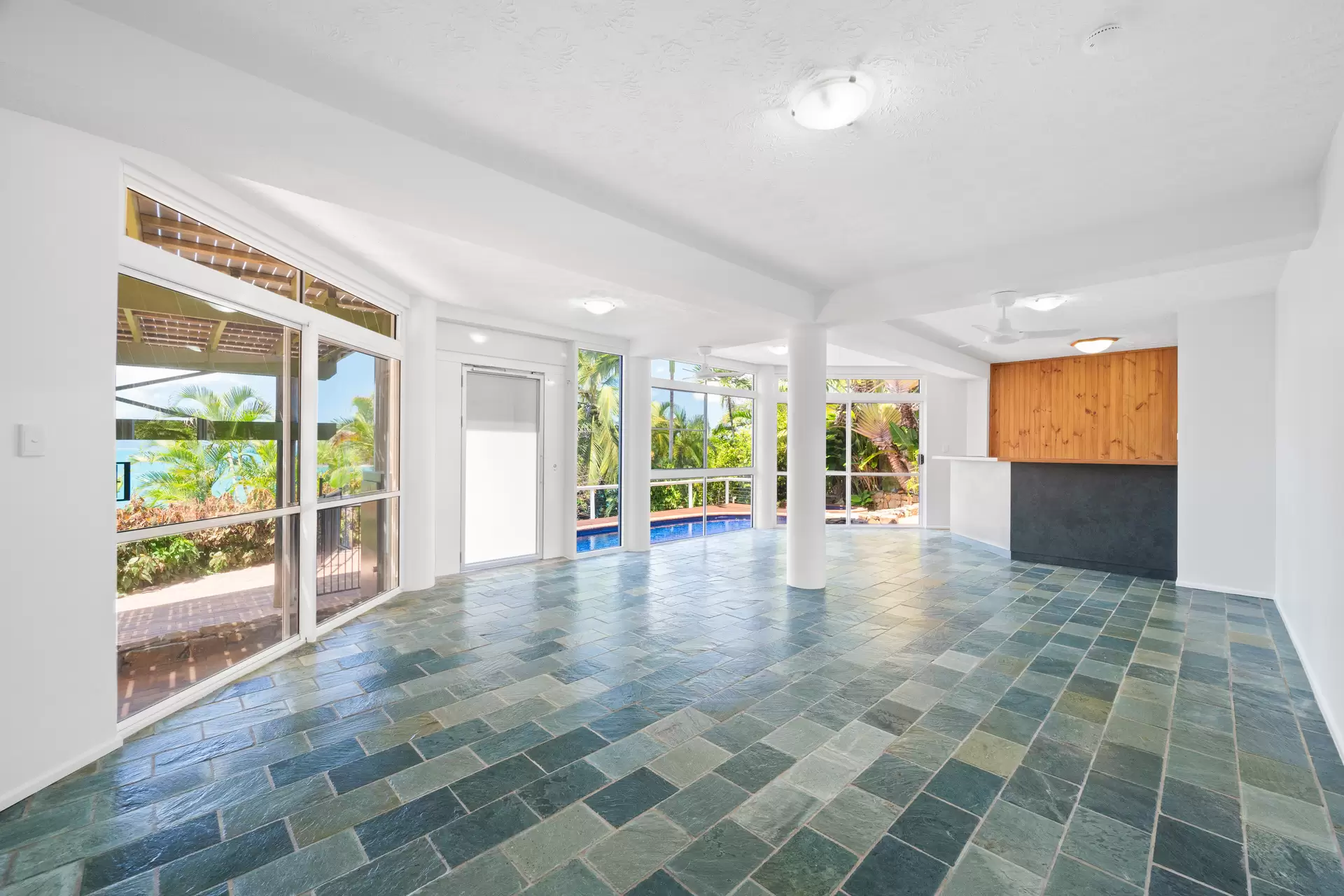 21 Warrain Street, Shute Harbour Sold by Queensland Sotheby's International Realty - image 1