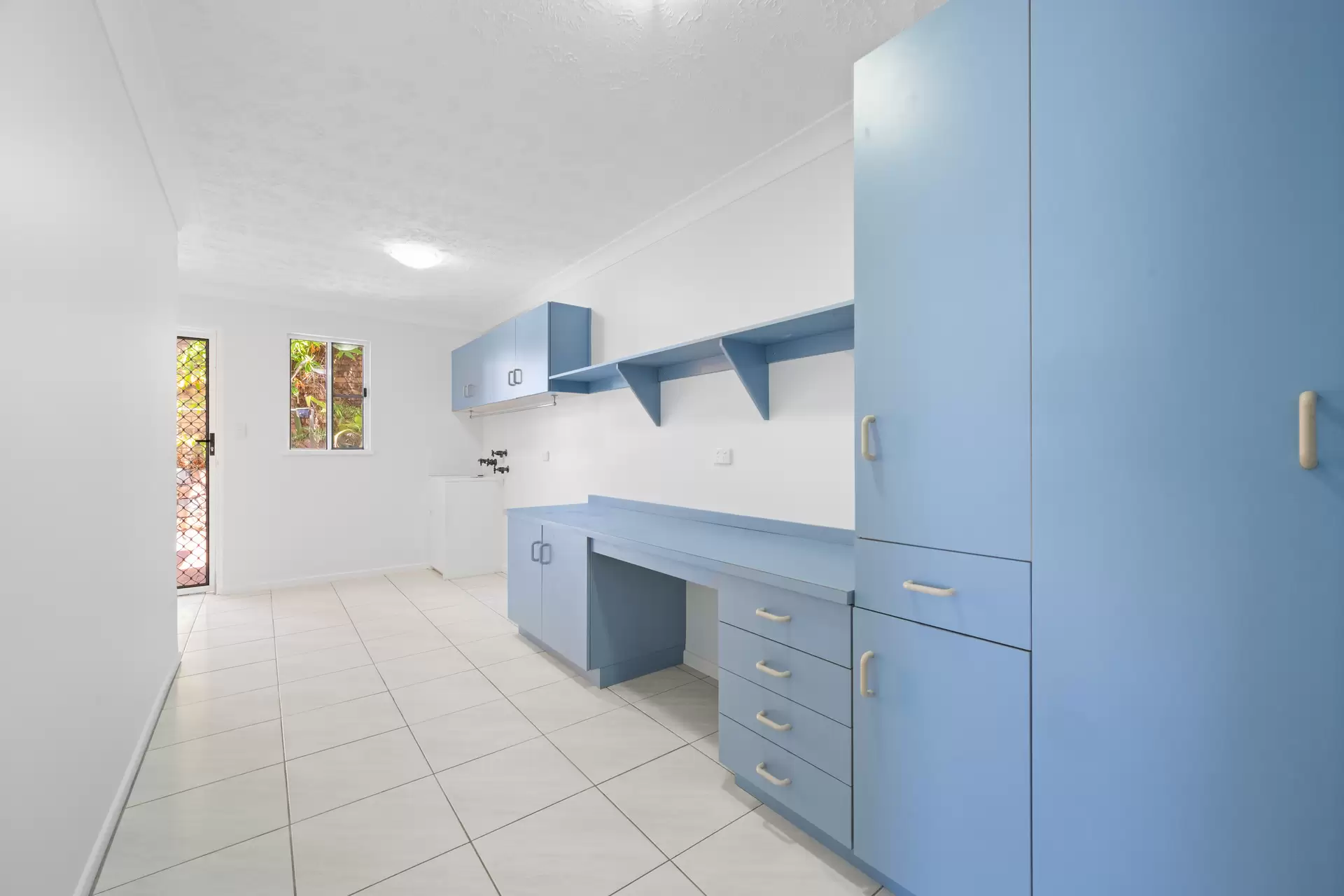 21 Warrain Street, Shute Harbour Sold by Queensland Sotheby's International Realty - image 1