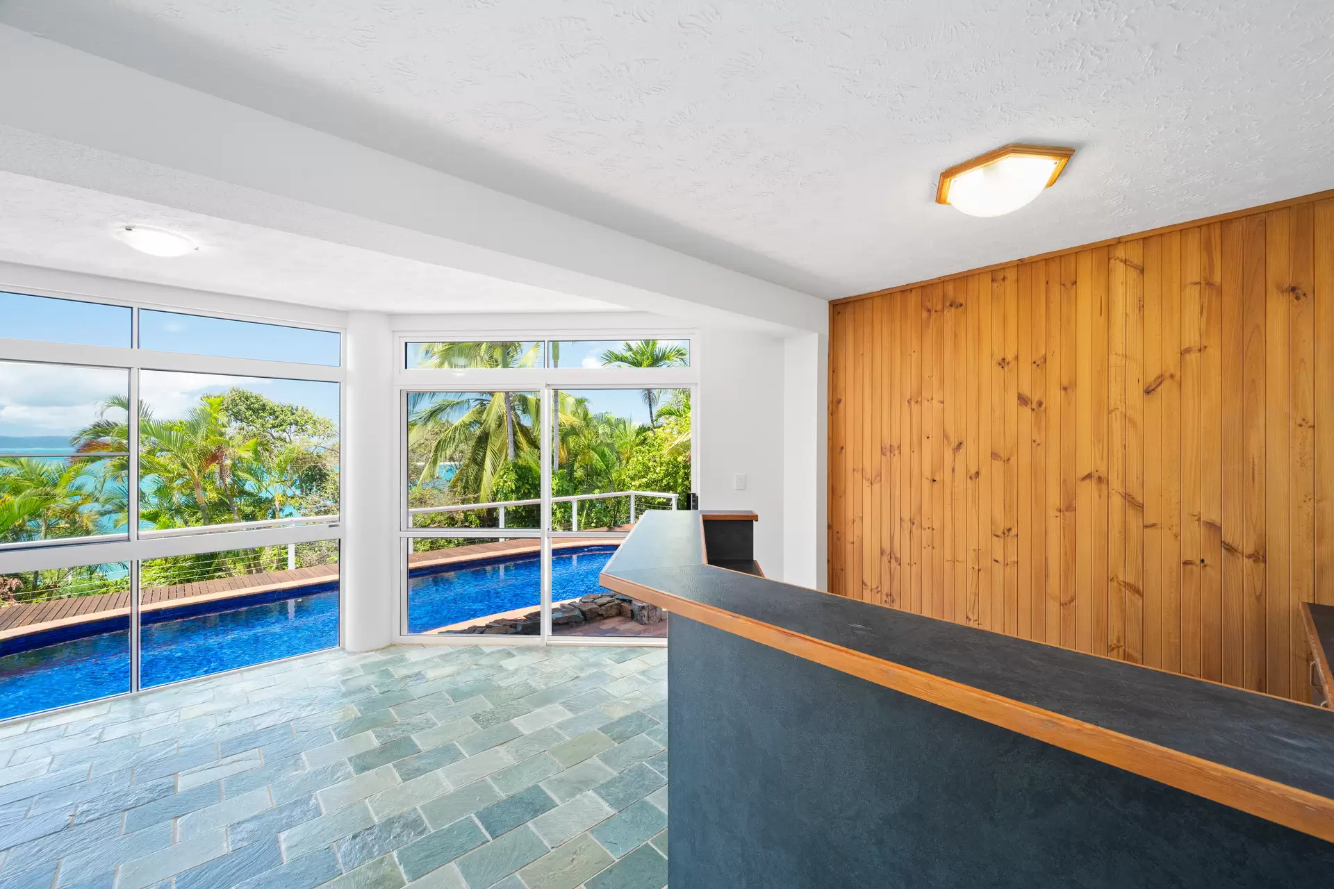 21 Warrain Street, Shute Harbour Sold by Queensland Sotheby's International Realty - image 1