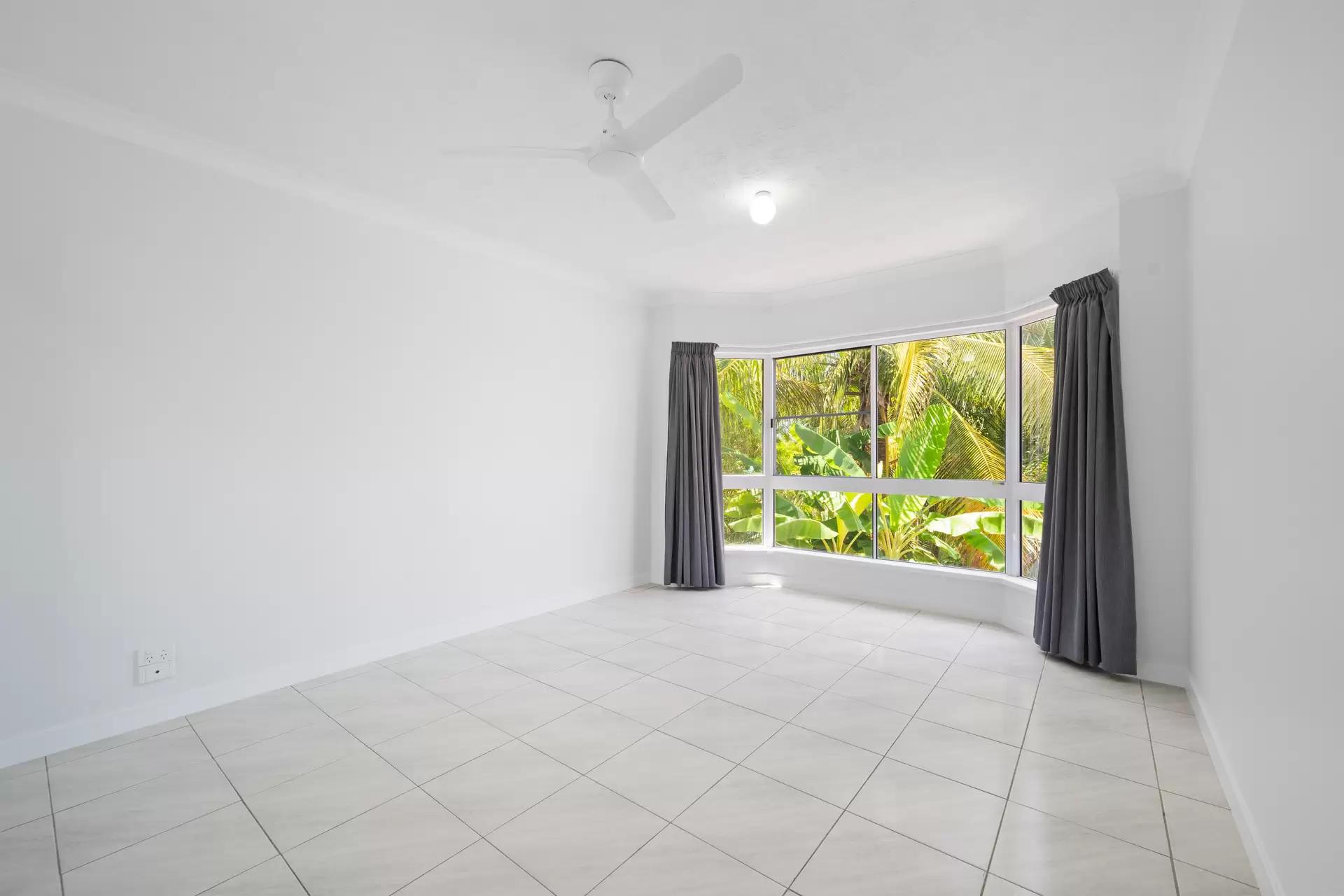 21 Warrain Street, Shute Harbour Sold by Queensland Sotheby's International Realty - image 1