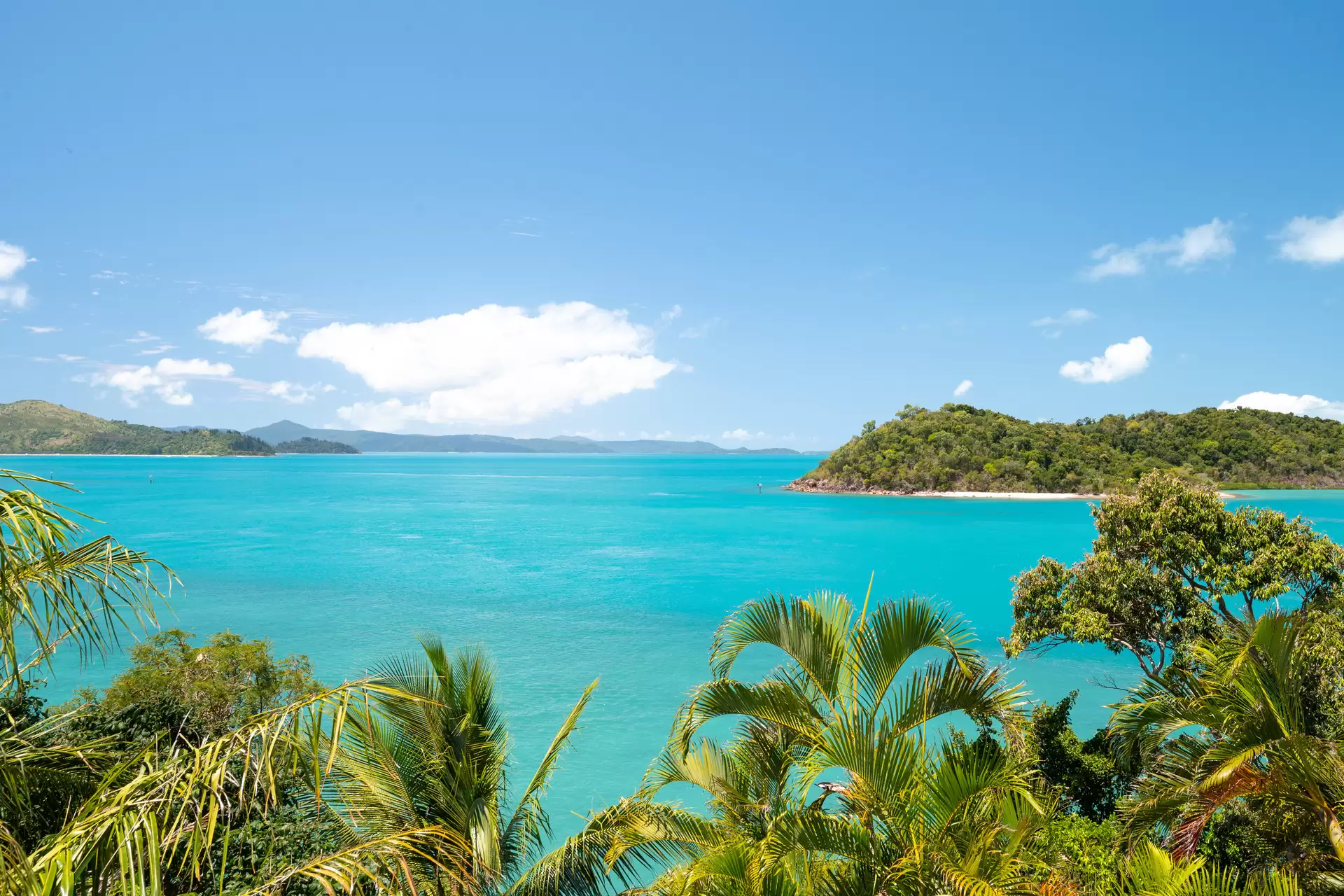 21 Warrain Street, Shute Harbour Sold by Queensland Sotheby's International Realty - image 1