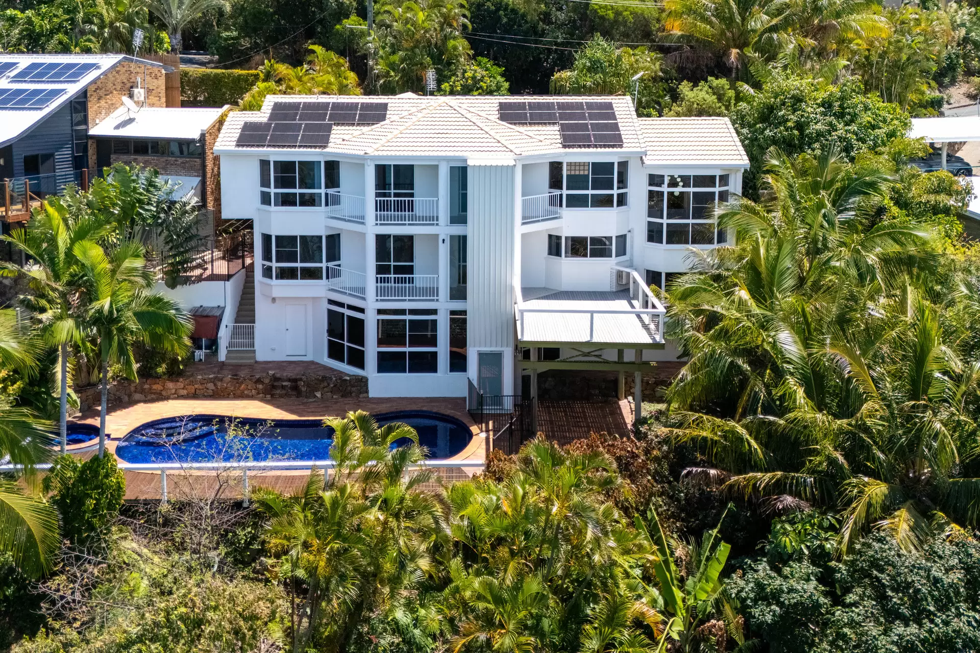 21 Warrain Street, Shute Harbour Sold by Queensland Sotheby's International Realty - image 1