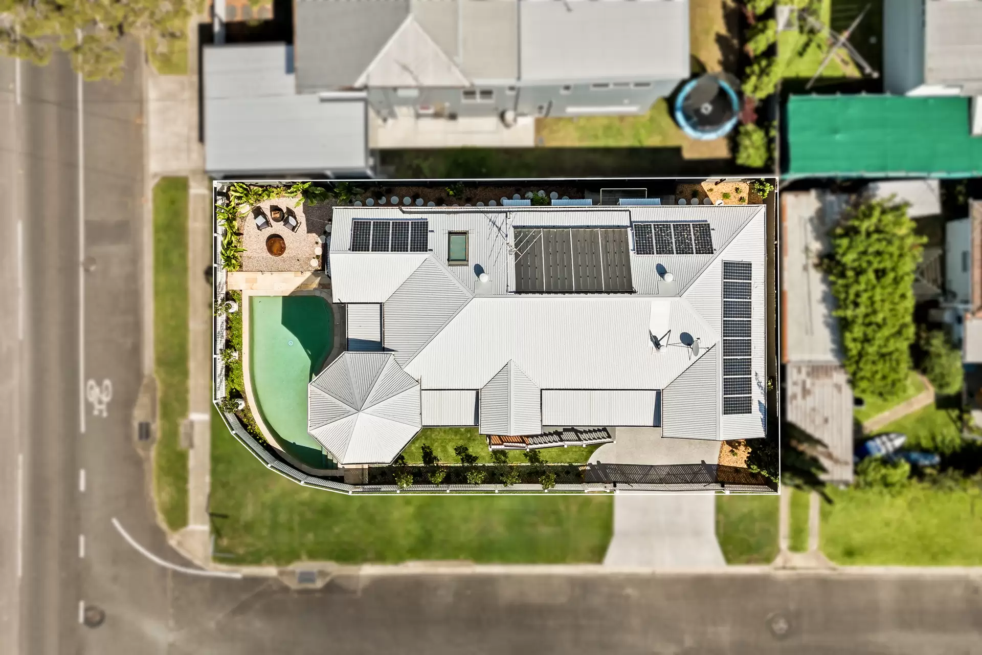 111 Lodge Road, Kalinga Sold by Queensland Sotheby's International Realty - image 1