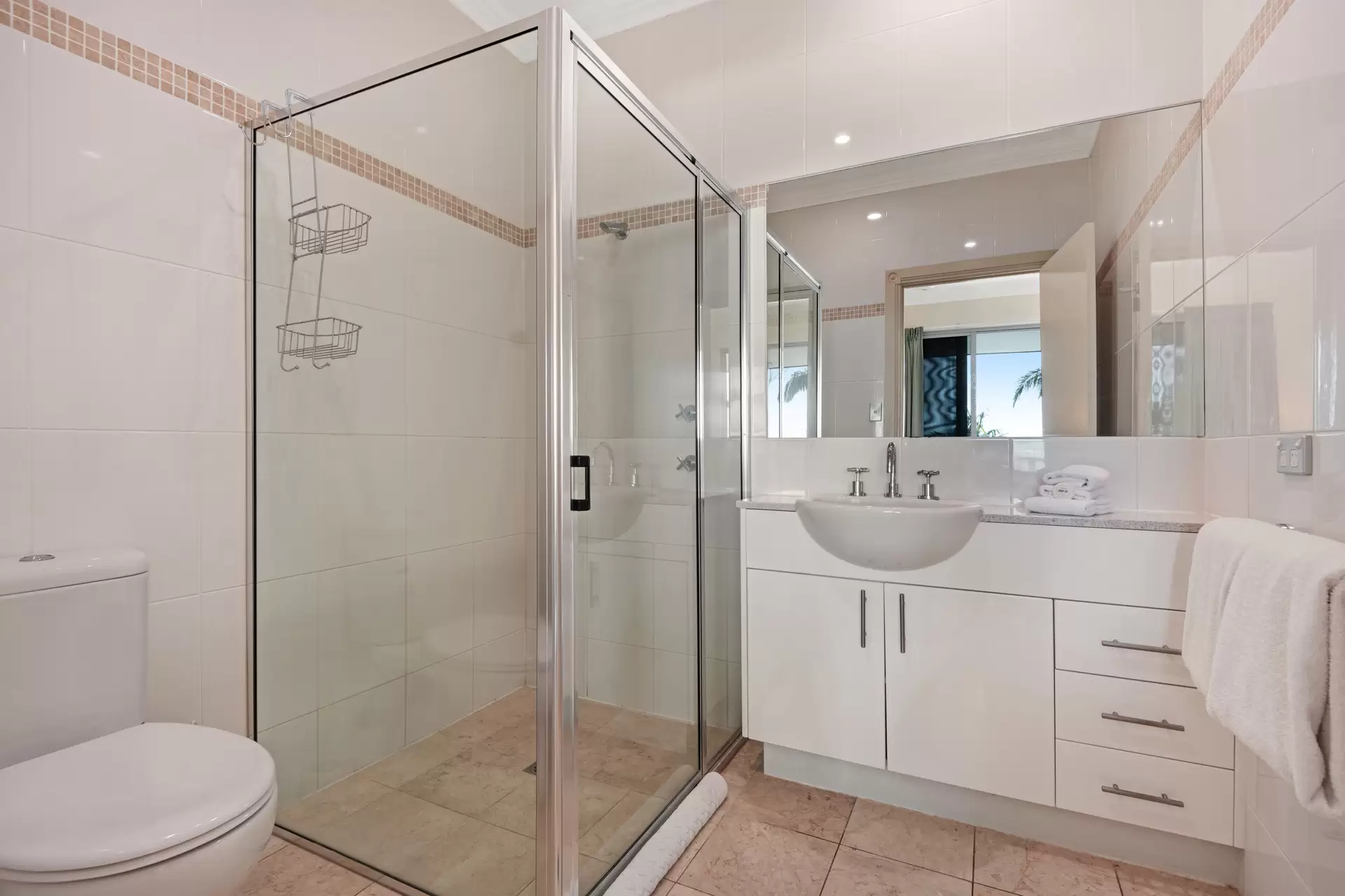 11/2 Banksia Court, Hamilton Island Sold by Queensland Sotheby's International Realty - image 1