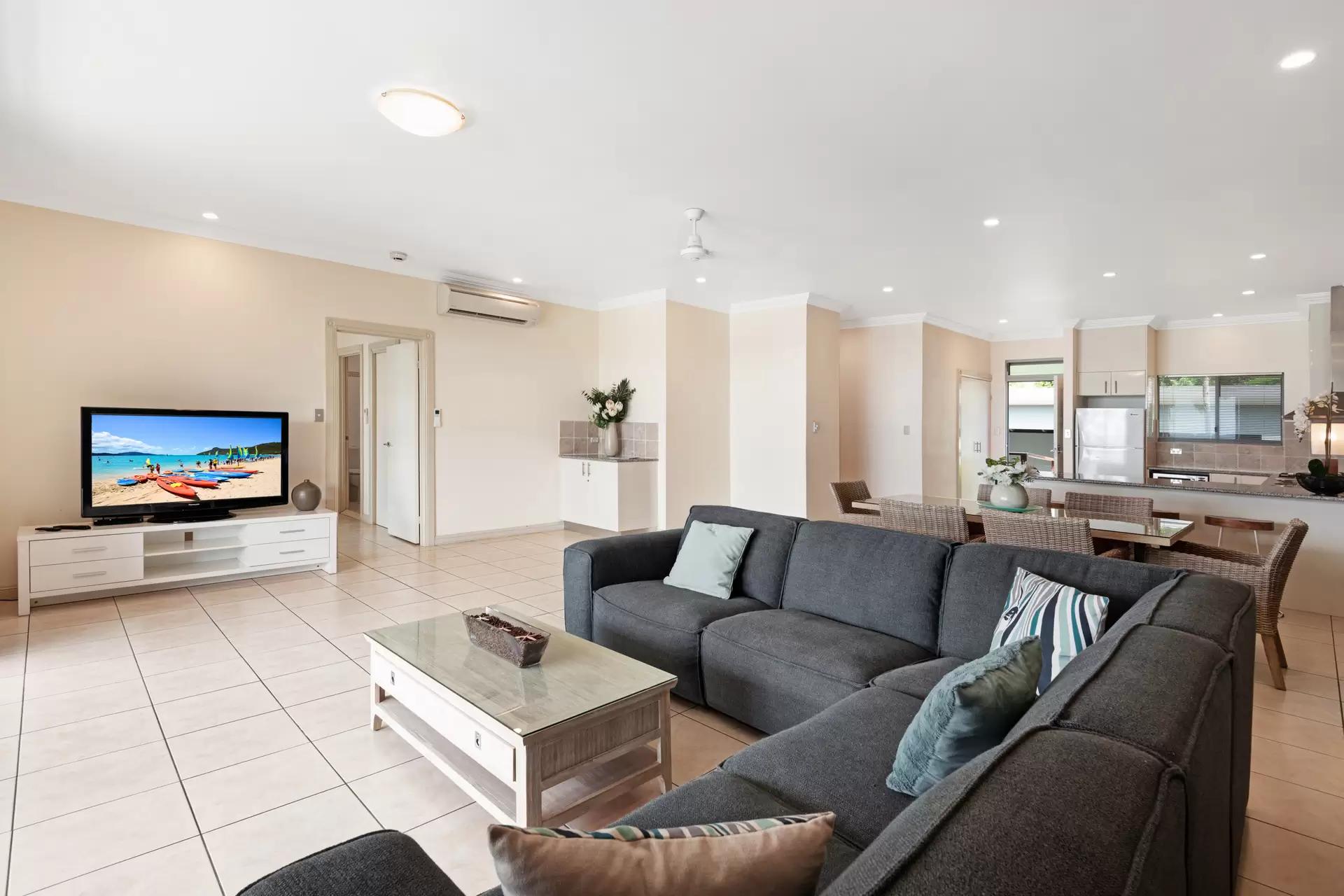 11/2 Banksia Court, Hamilton Island Sold by Queensland Sotheby's International Realty - image 1