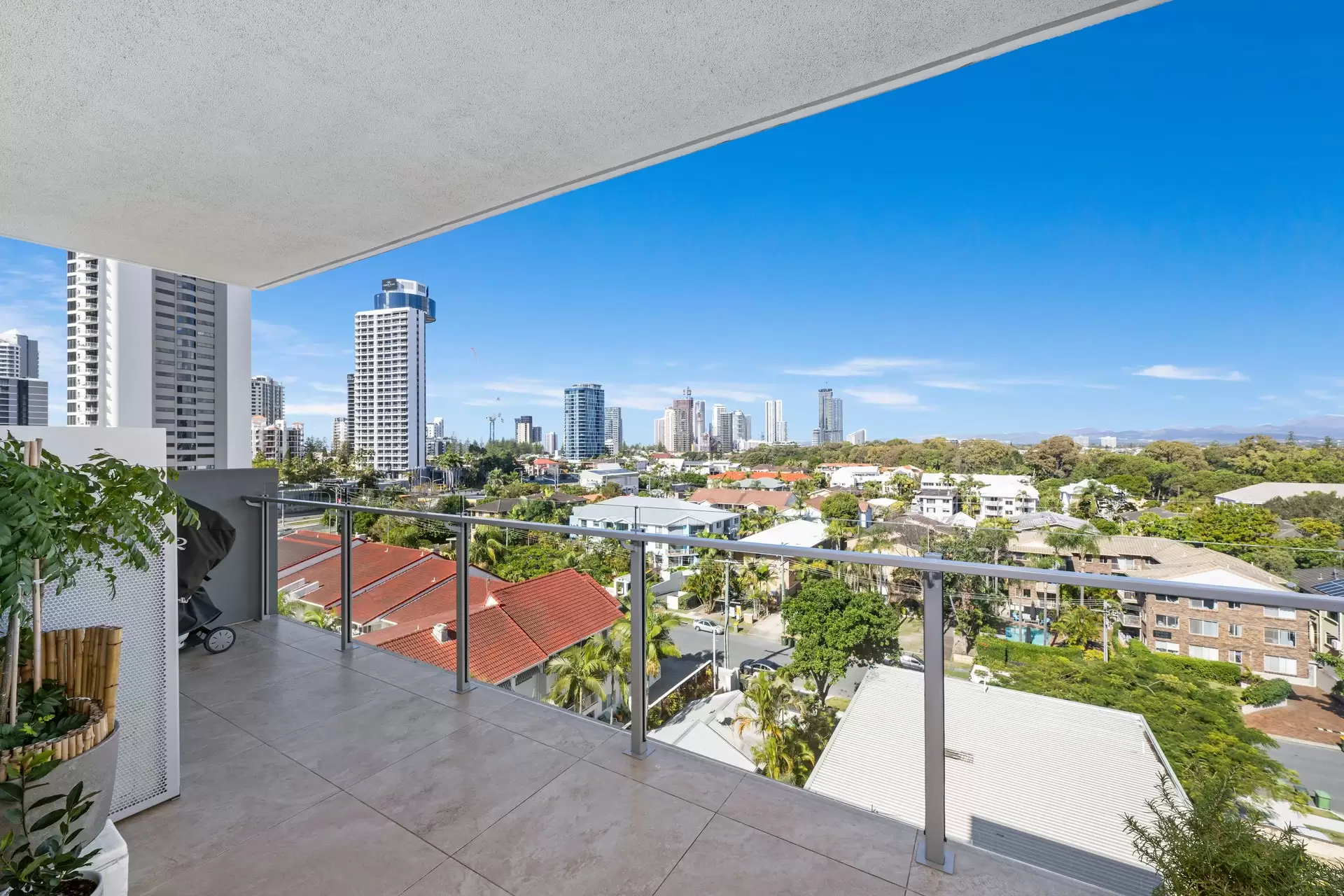 803/14 Cannes Avenue, Surfers Paradise Sold by  - image 1