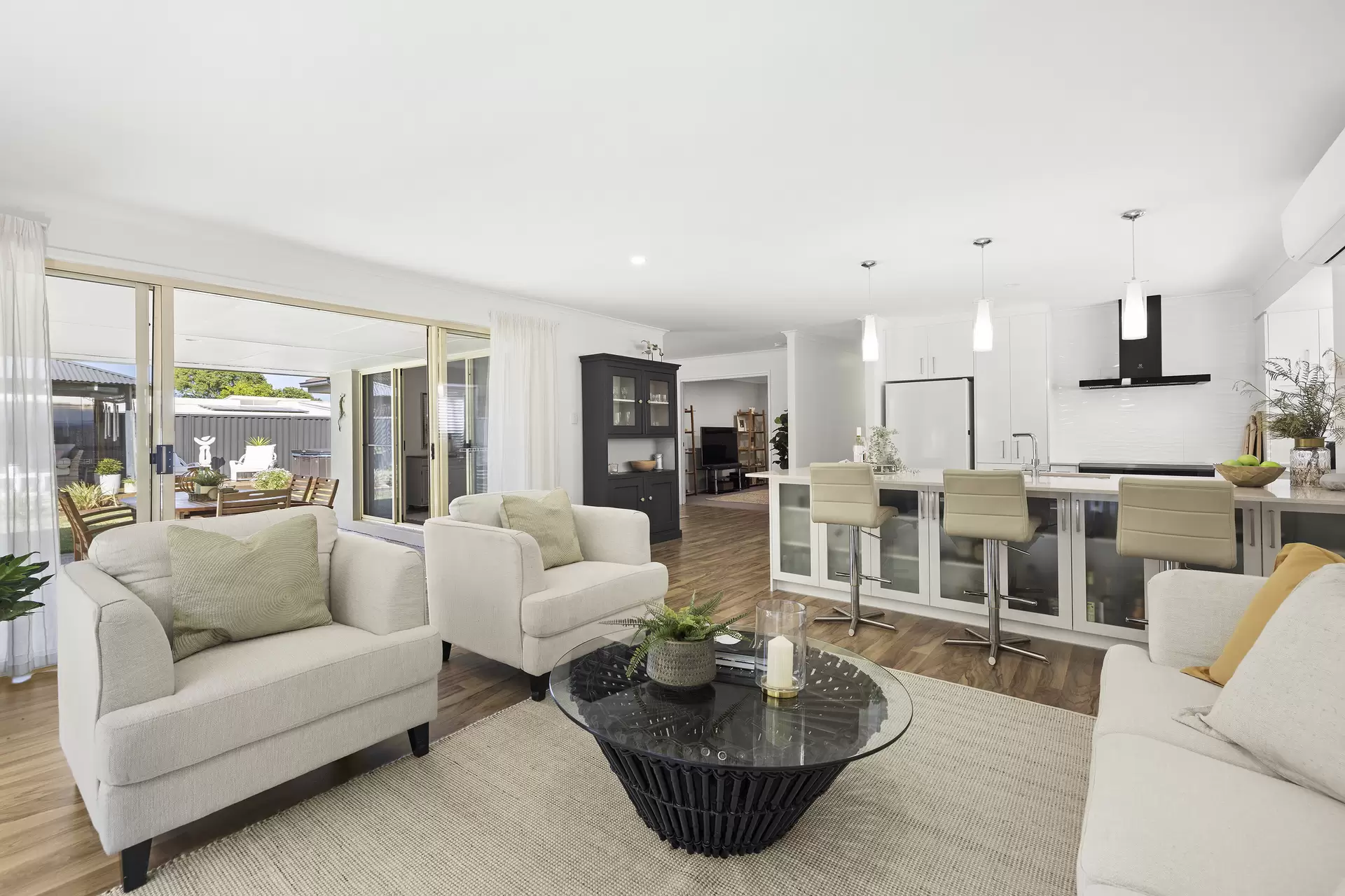 8 Petrale Court, Mountain Creek Sold by Queensland Sotheby's International Realty - image 1
