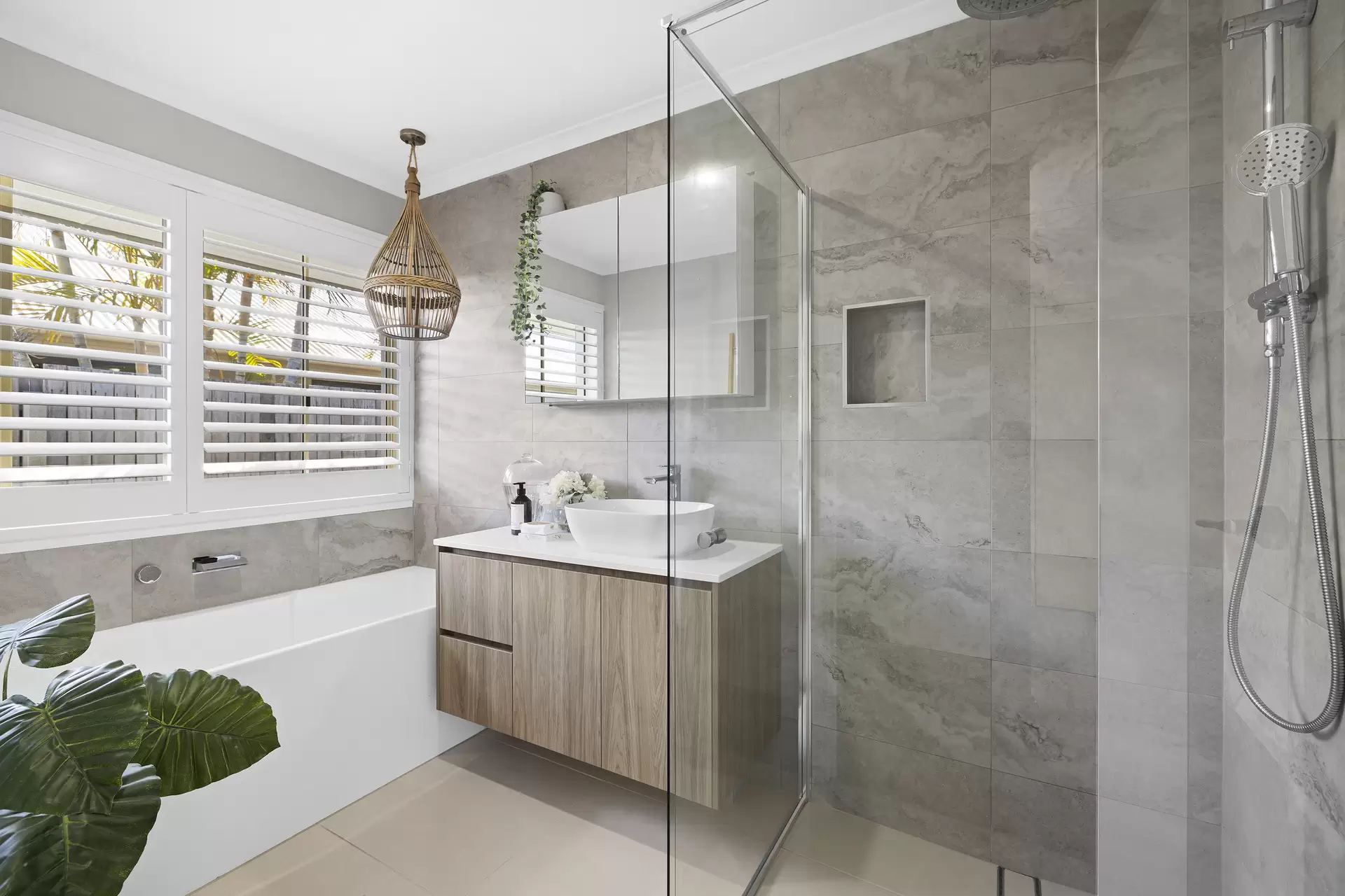 8 Petrale Court, Mountain Creek Sold by Queensland Sotheby's International Realty - image 1