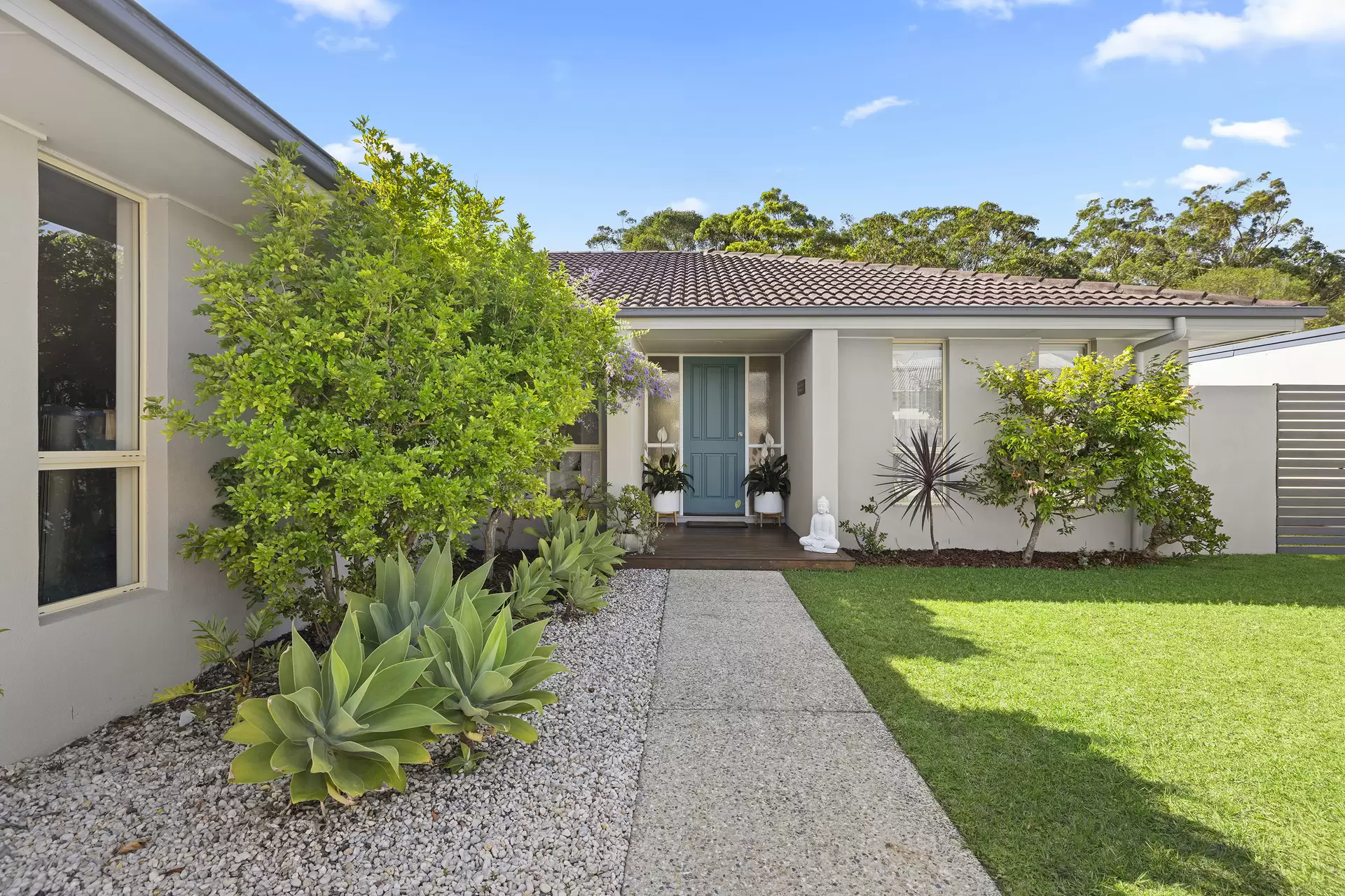 8 Petrale Court, Mountain Creek Sold by Queensland Sotheby's International Realty - image 1