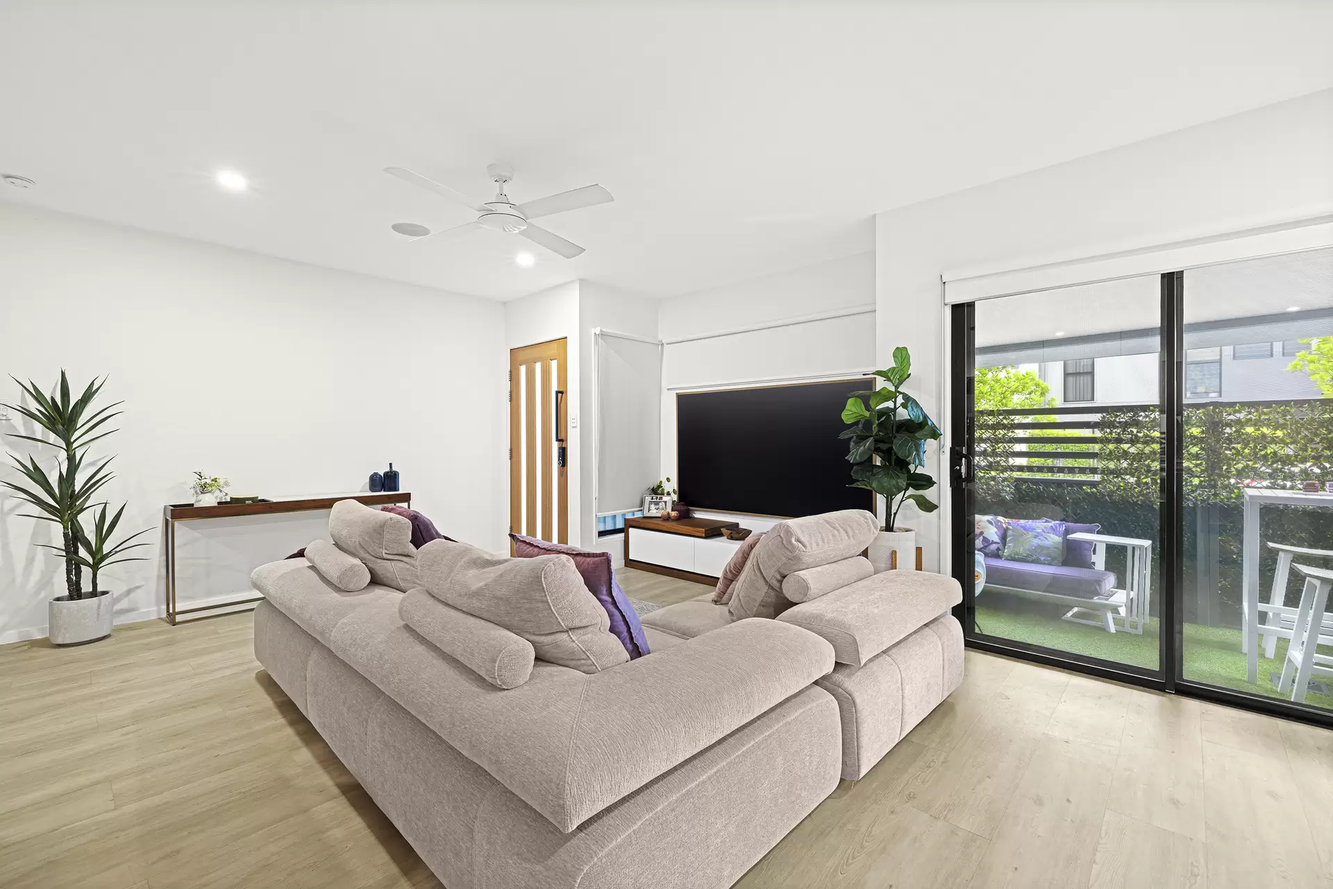 71 Bedarra Circuit, Maroochydore Sold by Queensland Sotheby's International Realty - image 1