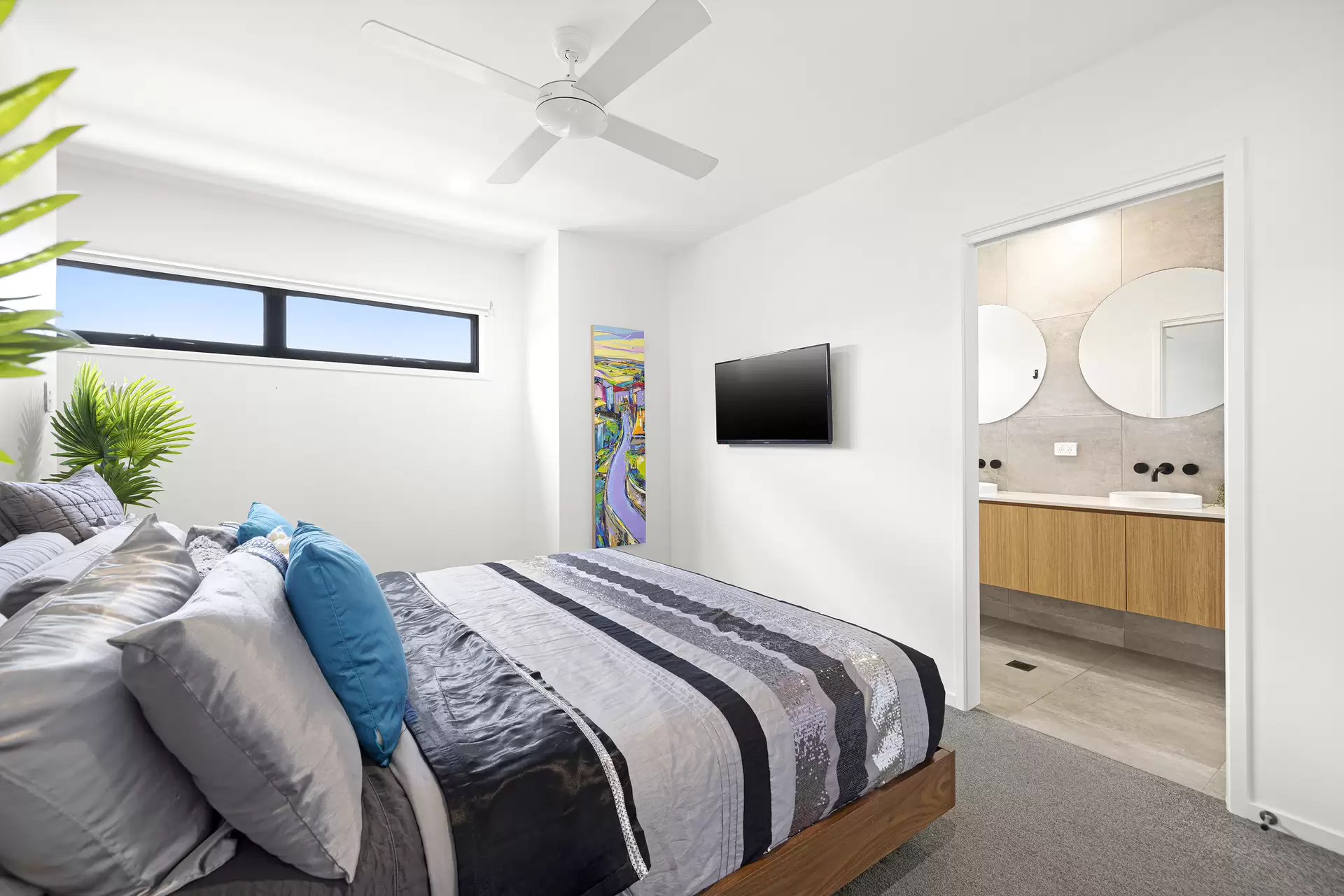71 Bedarra Circuit, Maroochydore Sold by Queensland Sotheby's International Realty - image 1