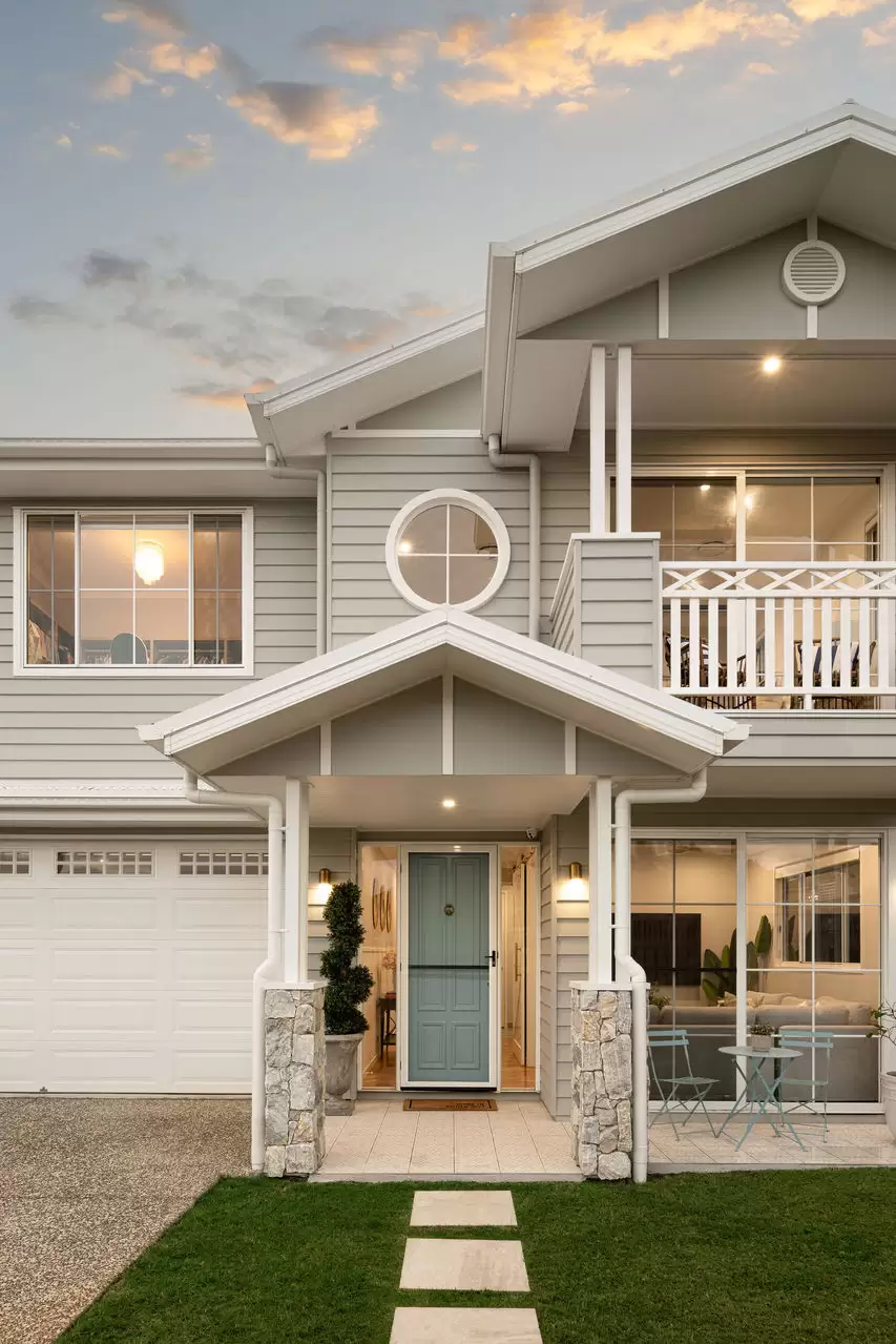 43 Deloraine Street, Wavell Heights Sold by Queensland Sotheby's International Realty - image 1