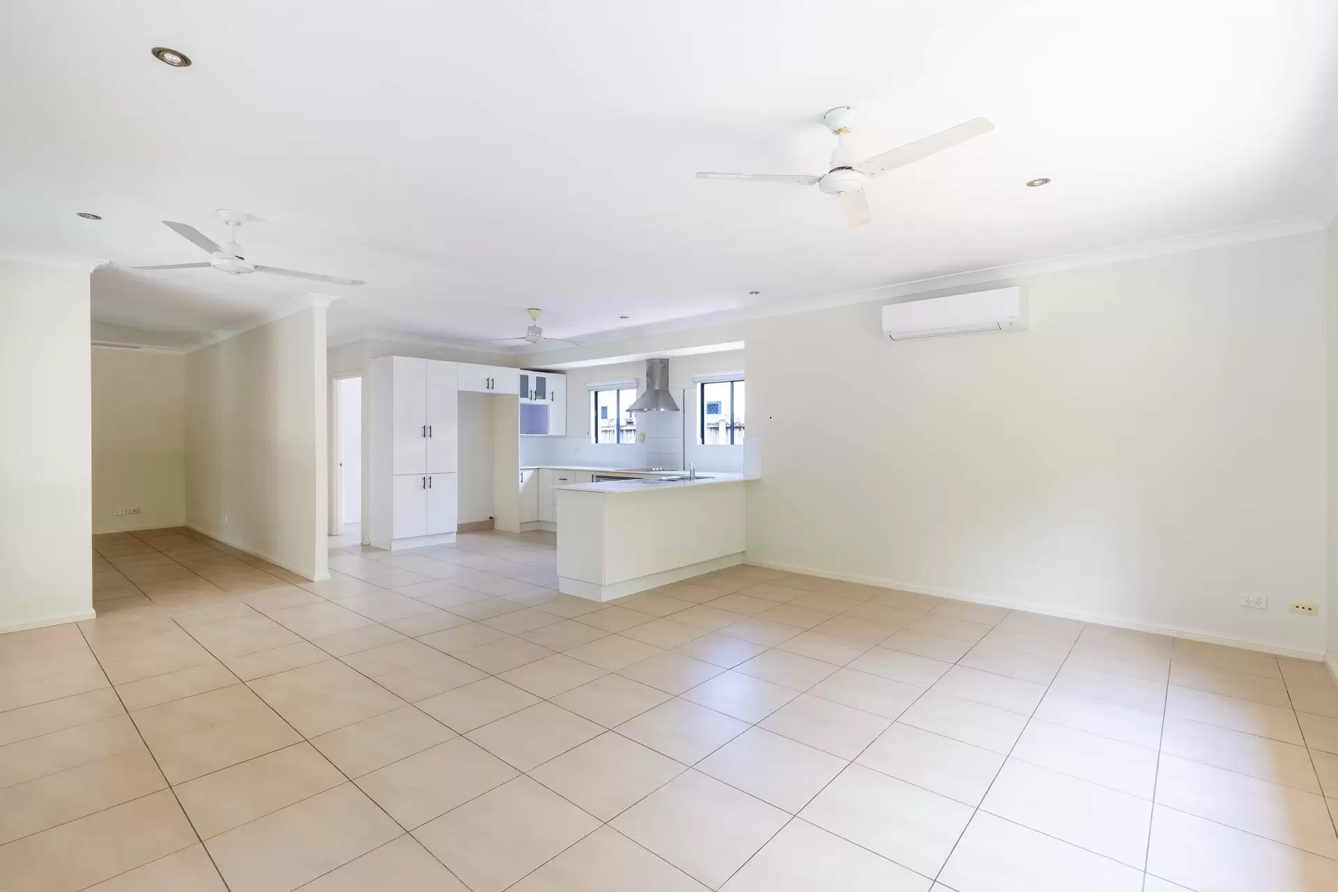 9 Sunbird Close, Port Douglas Sold by Queensland Sotheby's International Realty - image 1
