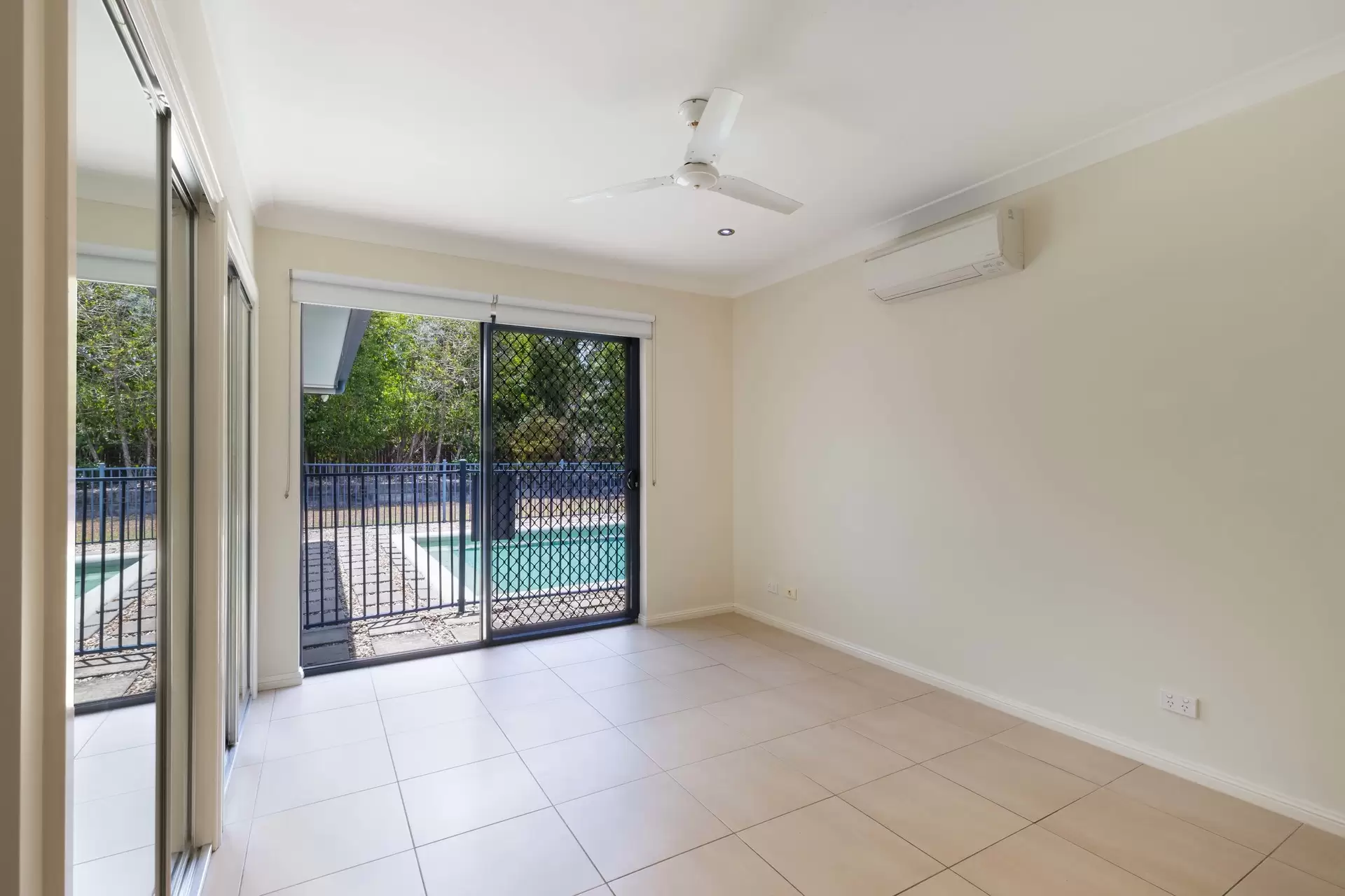 9 Sunbird Close, Port Douglas Sold by Queensland Sotheby's International Realty - image 1