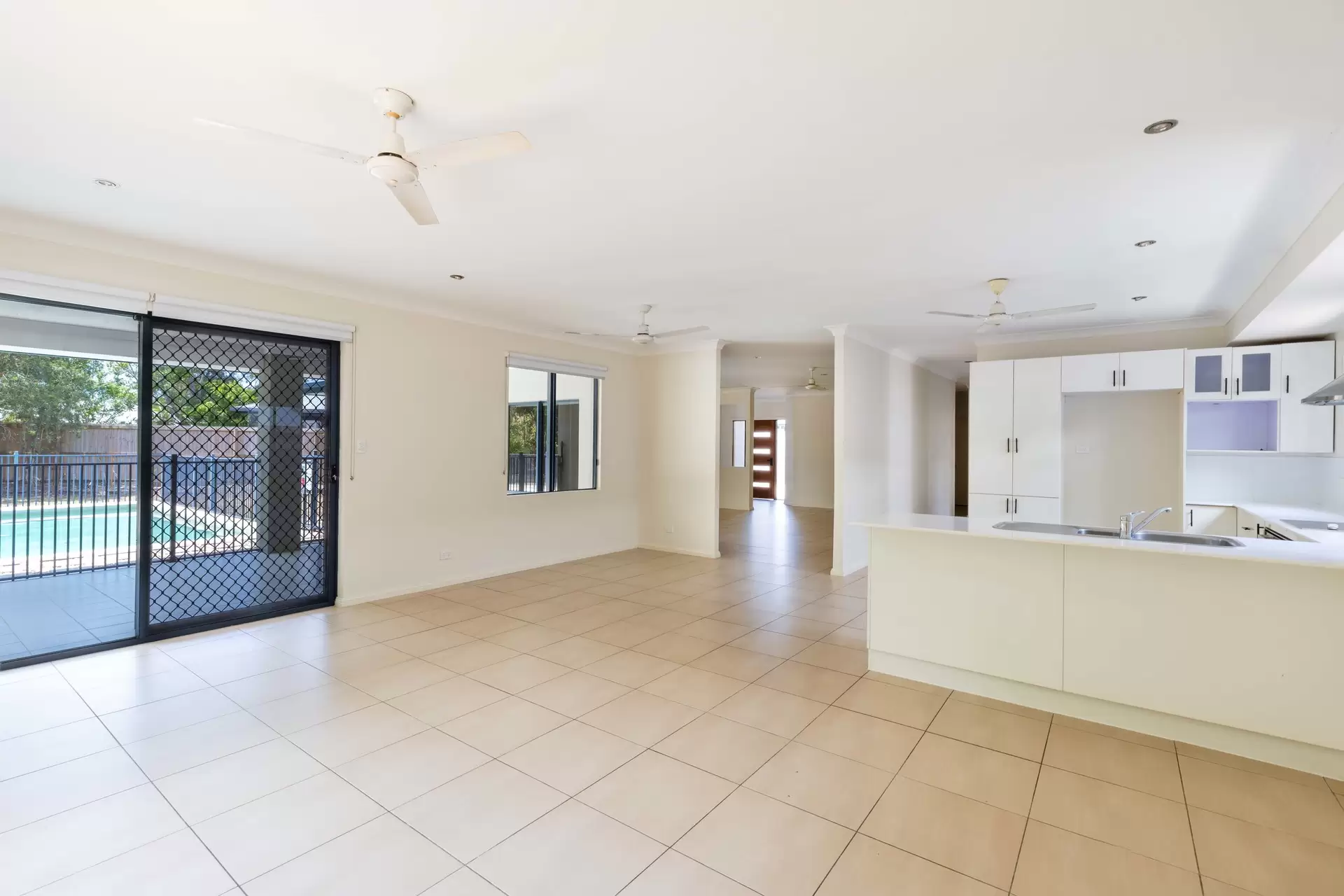 9 Sunbird Close, Port Douglas Sold by Queensland Sotheby's International Realty - image 1