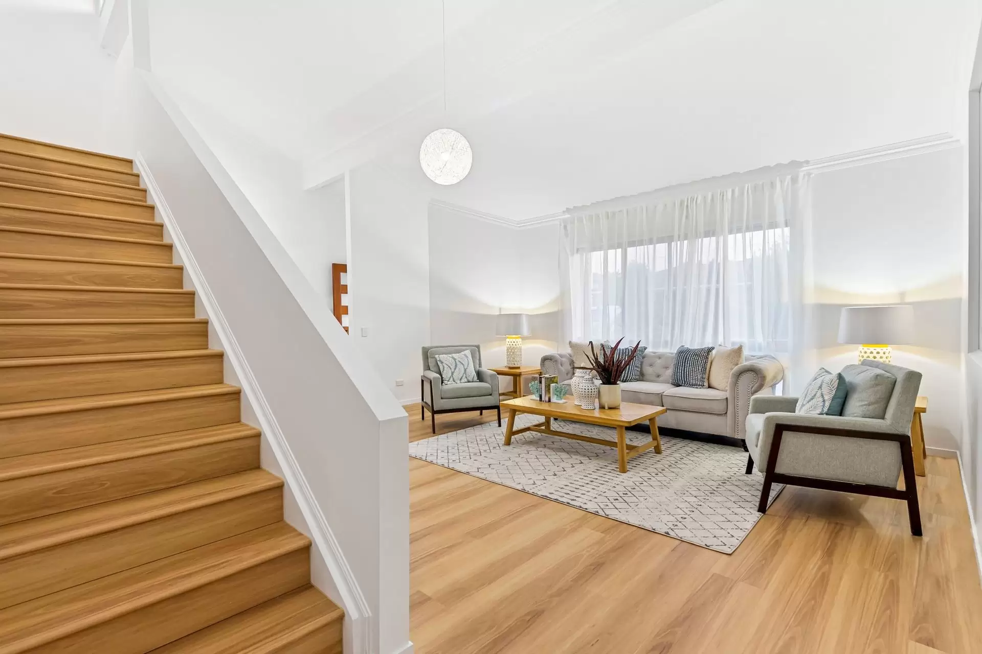 8 Charlotte Court, Ormiston Sold by Queensland Sotheby's International Realty - image 1