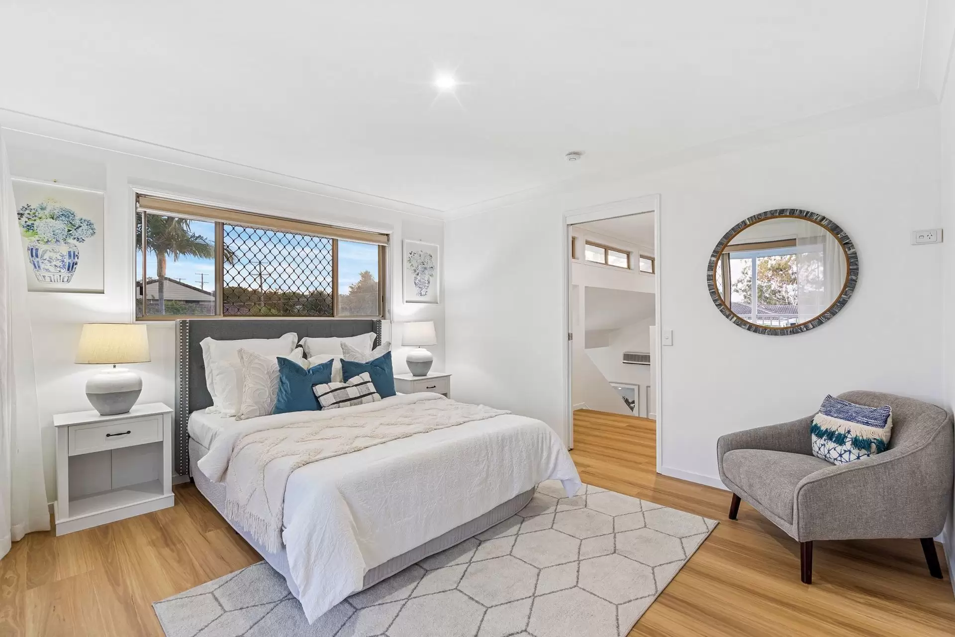 8 Charlotte Court, Ormiston Sold by Queensland Sotheby's International Realty - image 1