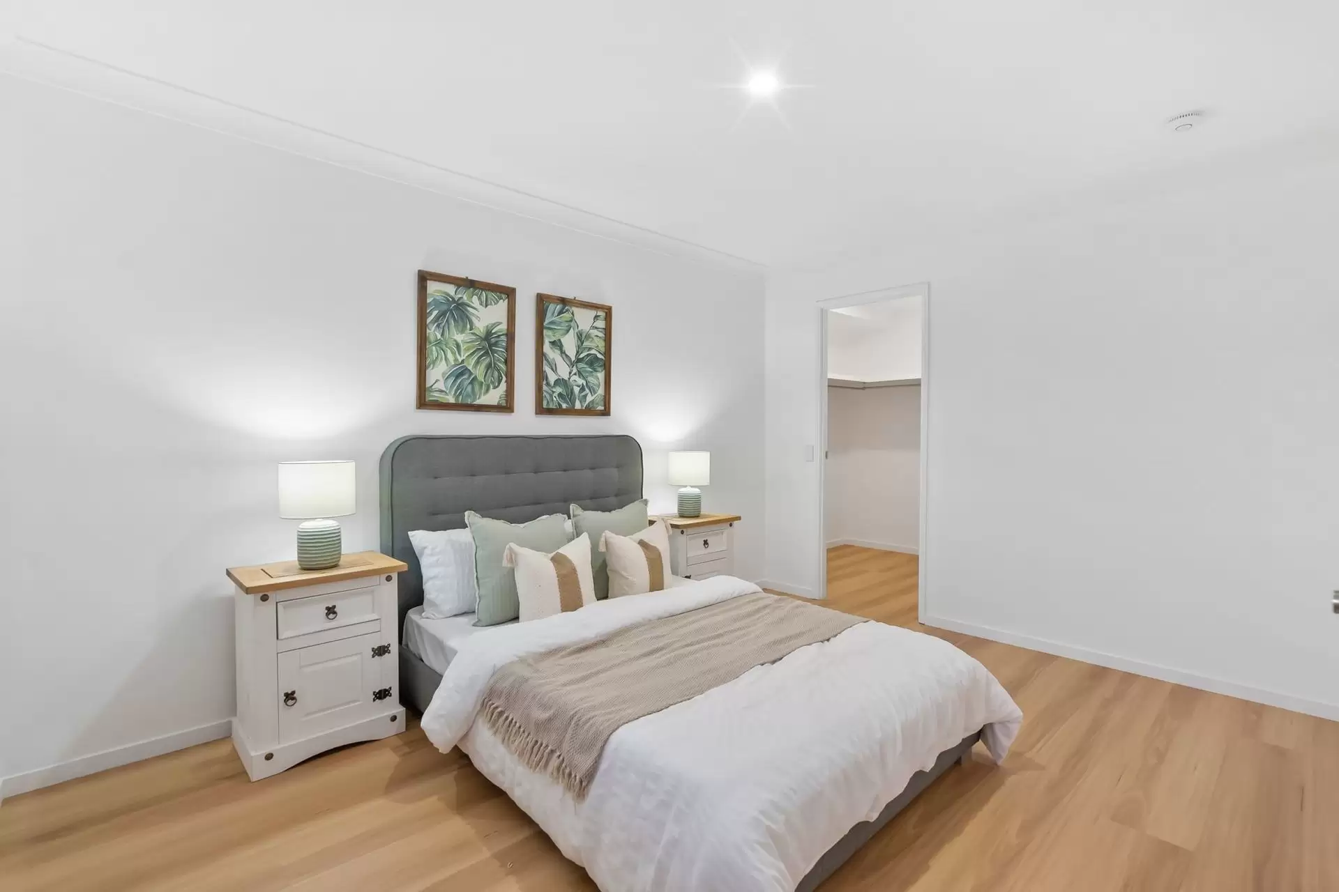8 Charlotte Court, Ormiston Sold by Queensland Sotheby's International Realty - image 1