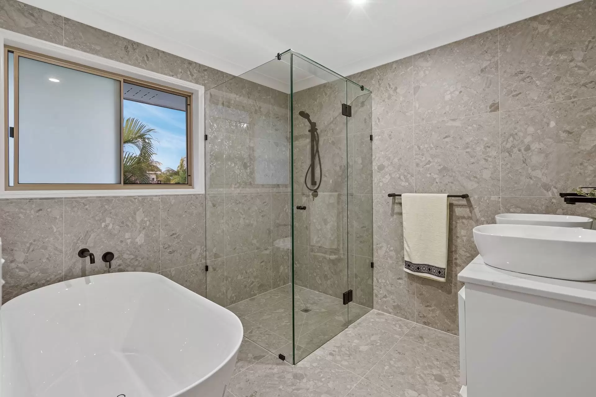 8 Charlotte Court, Ormiston Sold by Queensland Sotheby's International Realty - image 1