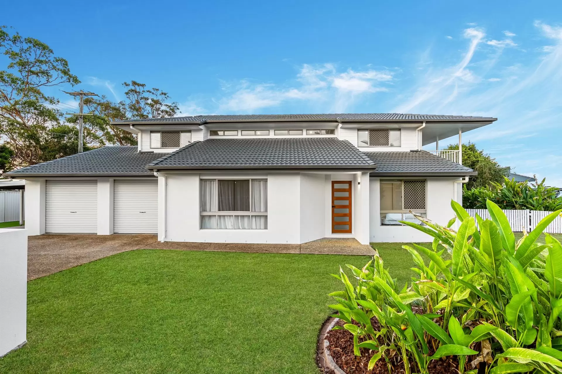 8 Charlotte Court, Ormiston Sold by Queensland Sotheby's International Realty - image 1