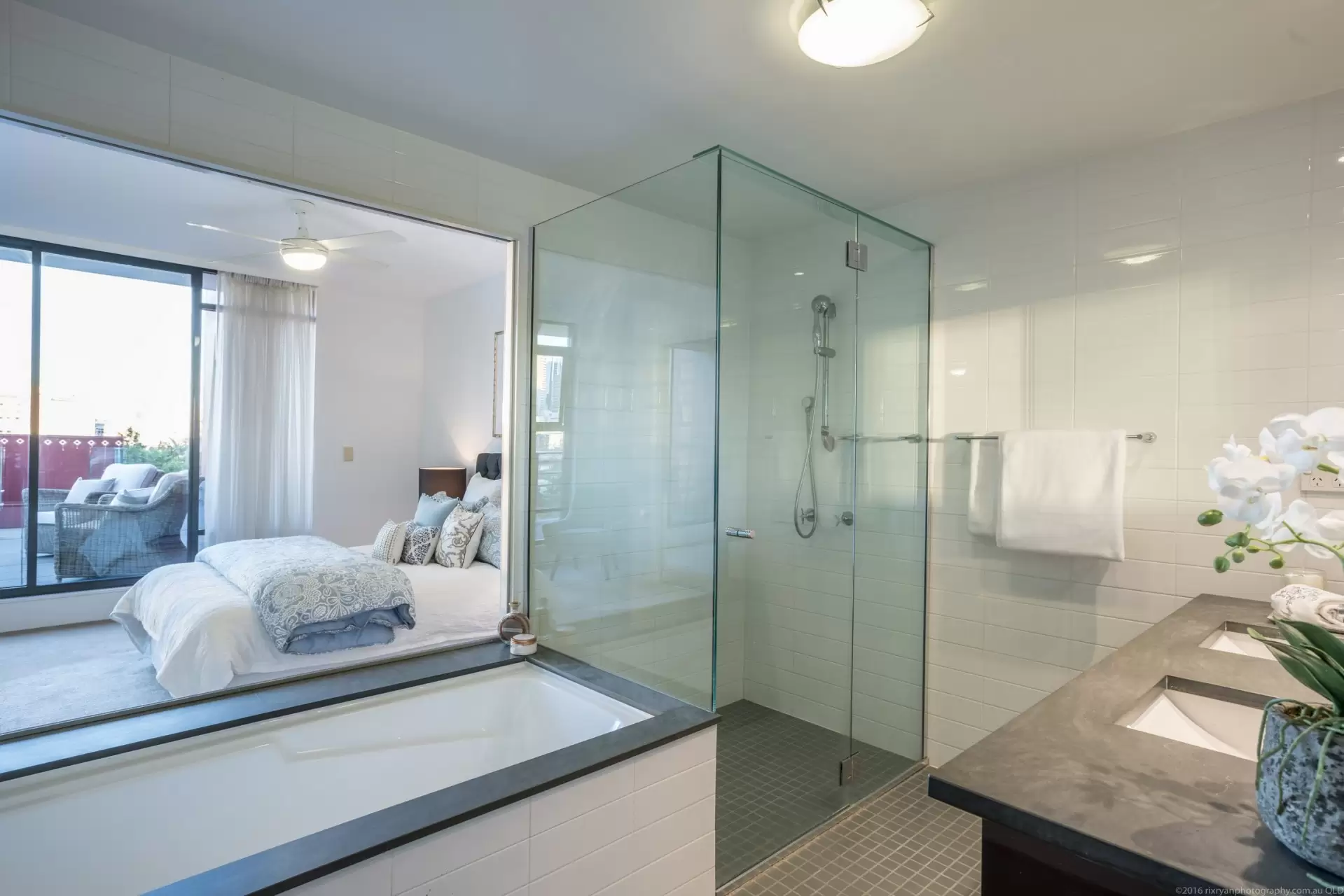2410/180 Grey Street, South Brisbane Sold by Queensland Sotheby's International Realty - image 1