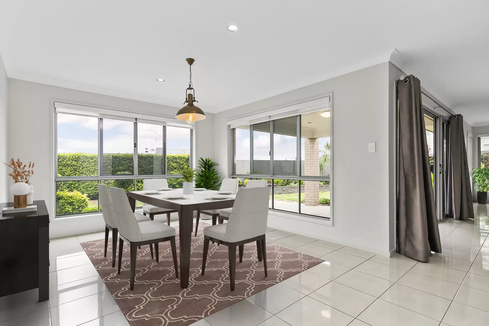 43 Brindabella Circuit, Thornlands Sold by Queensland Sotheby's International Realty - image 1