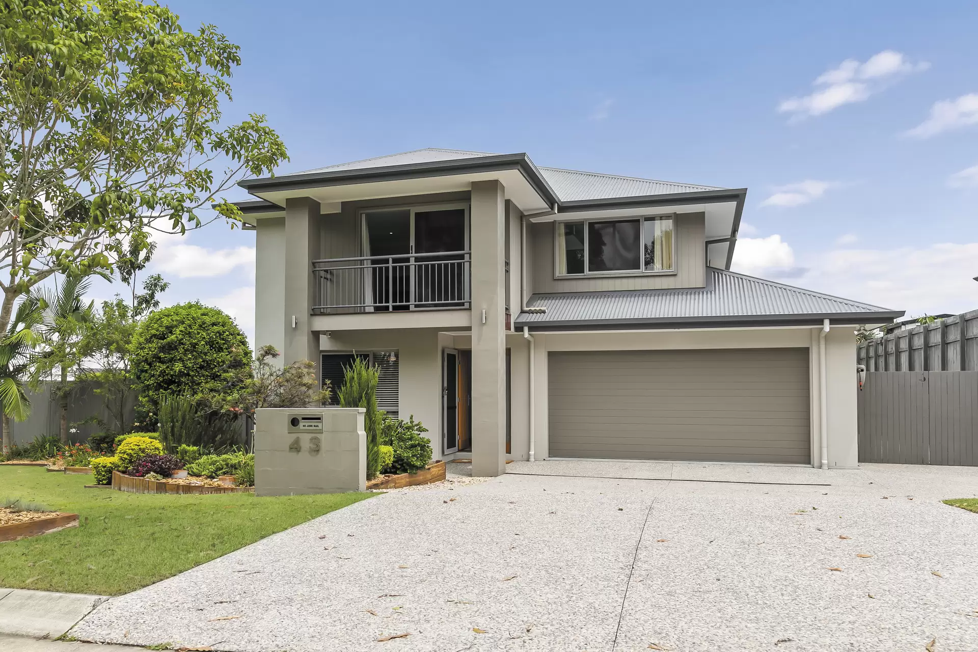 43 Brindabella Circuit, Thornlands Sold by Queensland Sotheby's International Realty - image 1