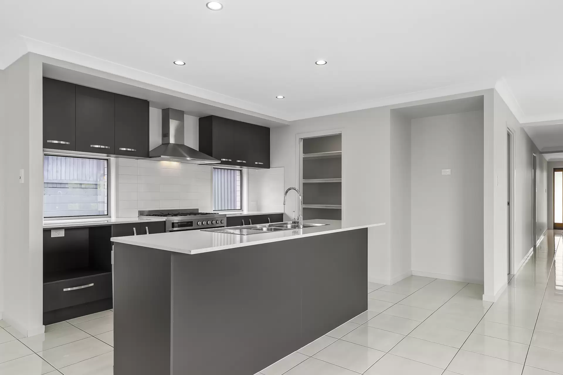 43 Brindabella Circuit, Thornlands Sold by Queensland Sotheby's International Realty - image 1