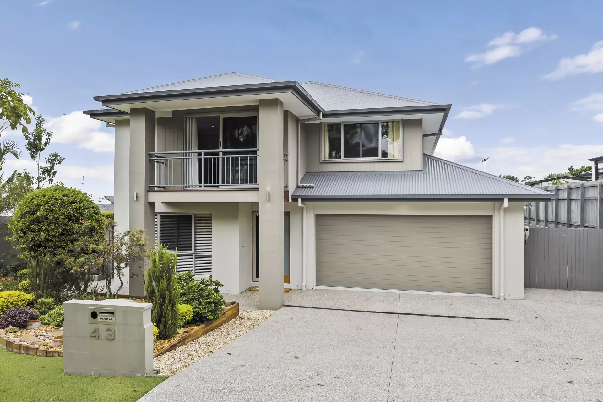 43 Brindabella Circuit, Thornlands Sold by Queensland Sotheby's International Realty - image 1