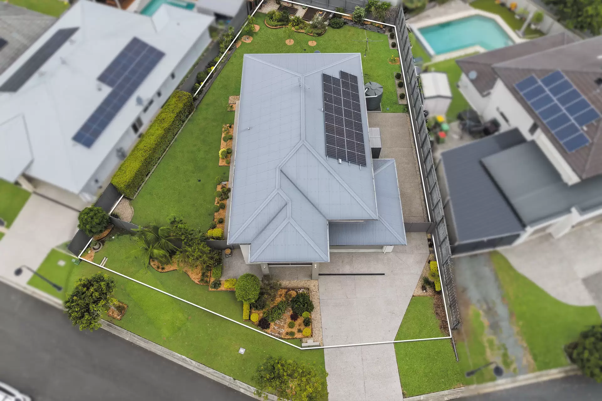 43 Brindabella Circuit, Thornlands Sold by Queensland Sotheby's International Realty - image 1