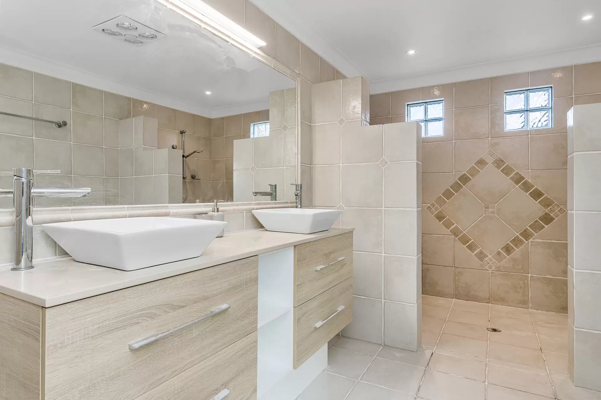 51 Sunrise Boulevard, Surfers Paradise Sold by Queensland Sotheby's International Realty - image 1